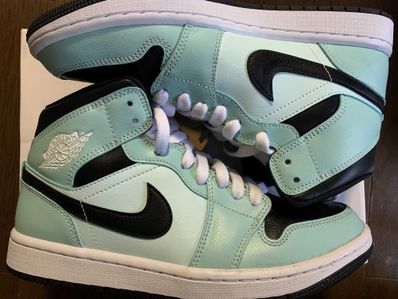 NIKE WMNS AIR JORDAN 1 MID