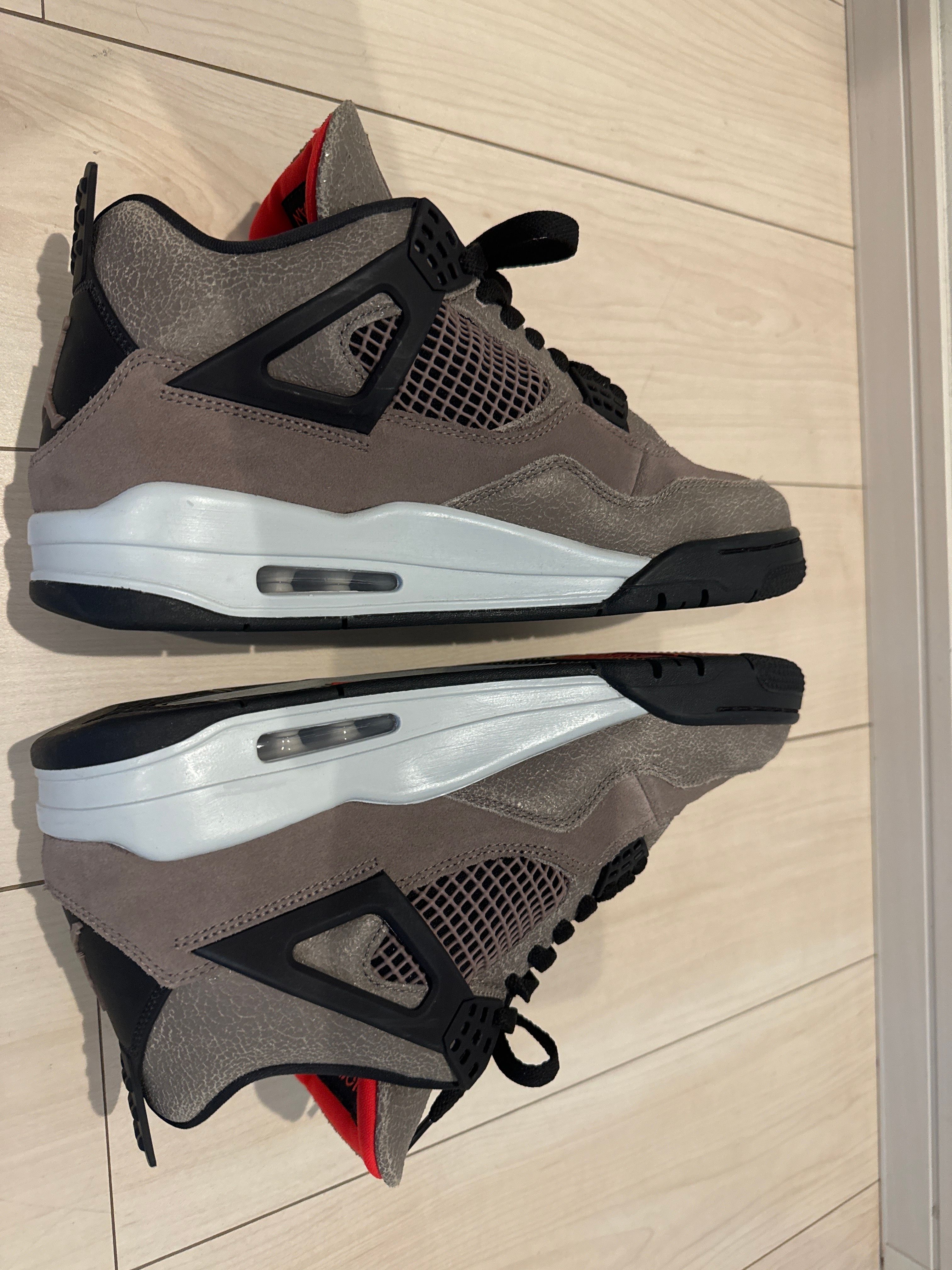 Nike Air Jordan 4 "Taupe Haze"