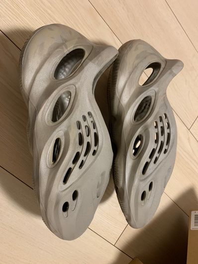 adidas YEEZY Foam Runner "Stone Sage"