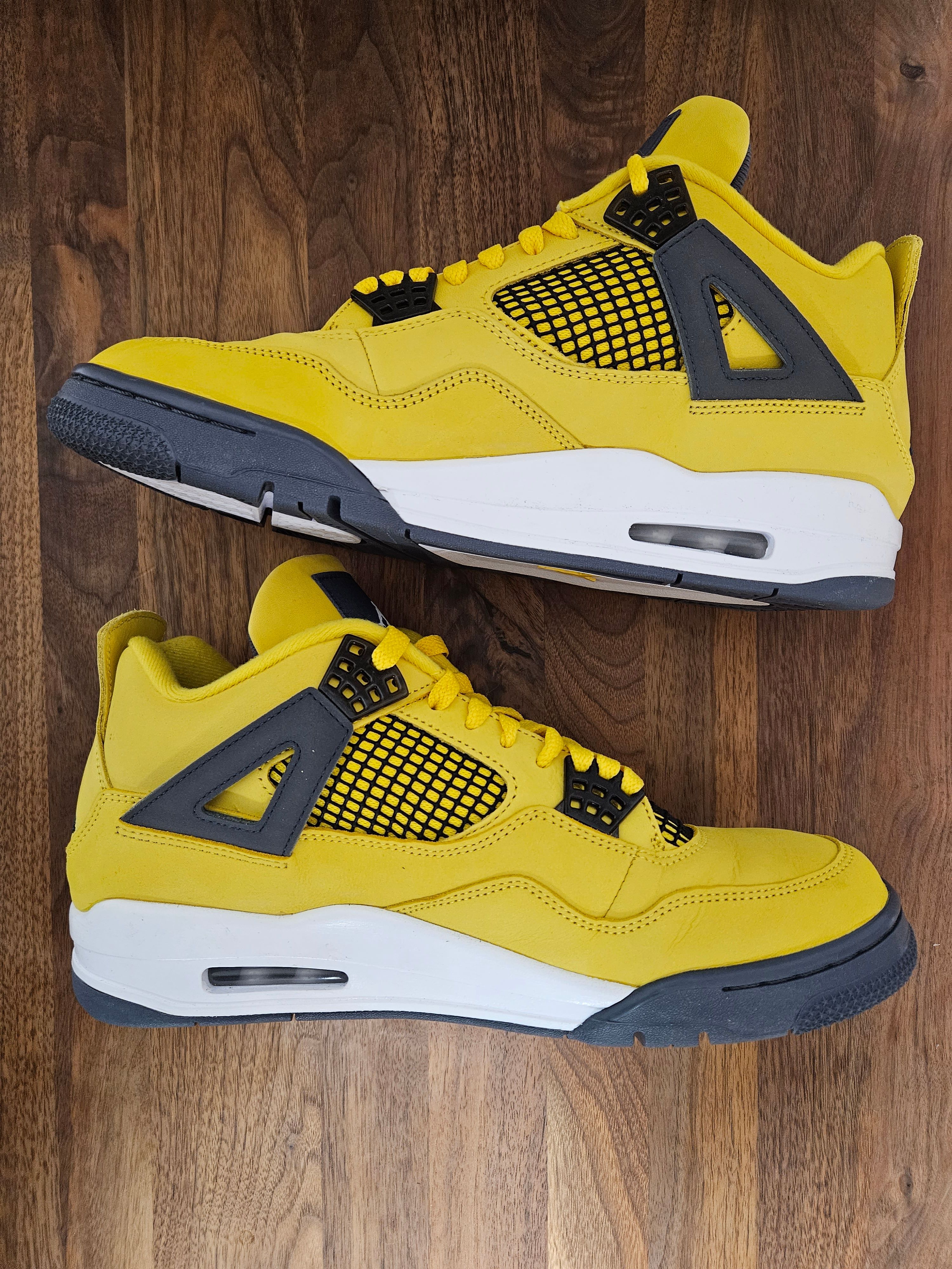 Nike Air Jordan 4 "Tour Yellow"
