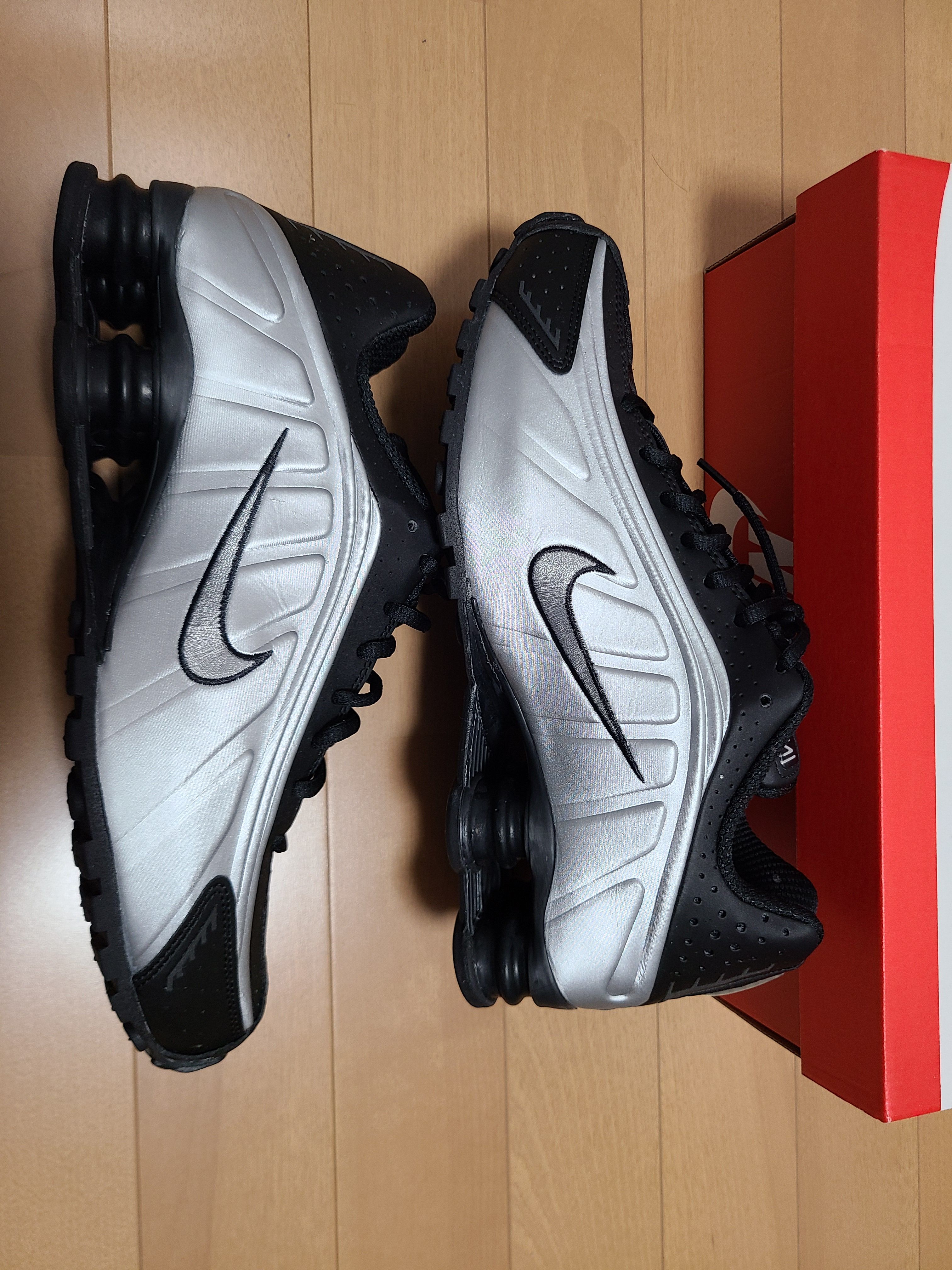 Nike Shox R4 "Black Metallic Silver"