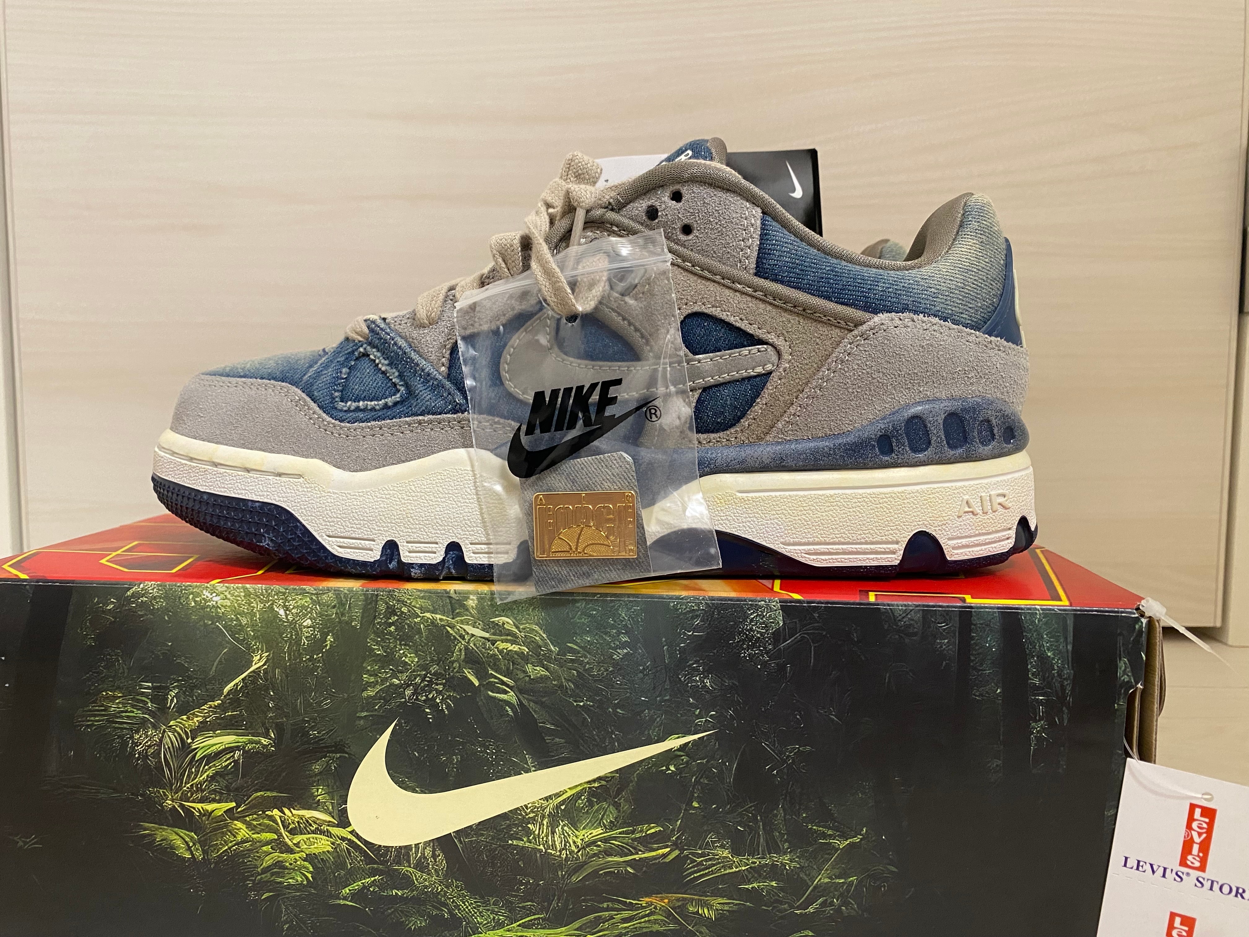 ニゴー × リーバイス × ナイキ エアフォース3 ロー "オリーブグレー" (NIGOヒールロゴ) (リーバイスタブ)