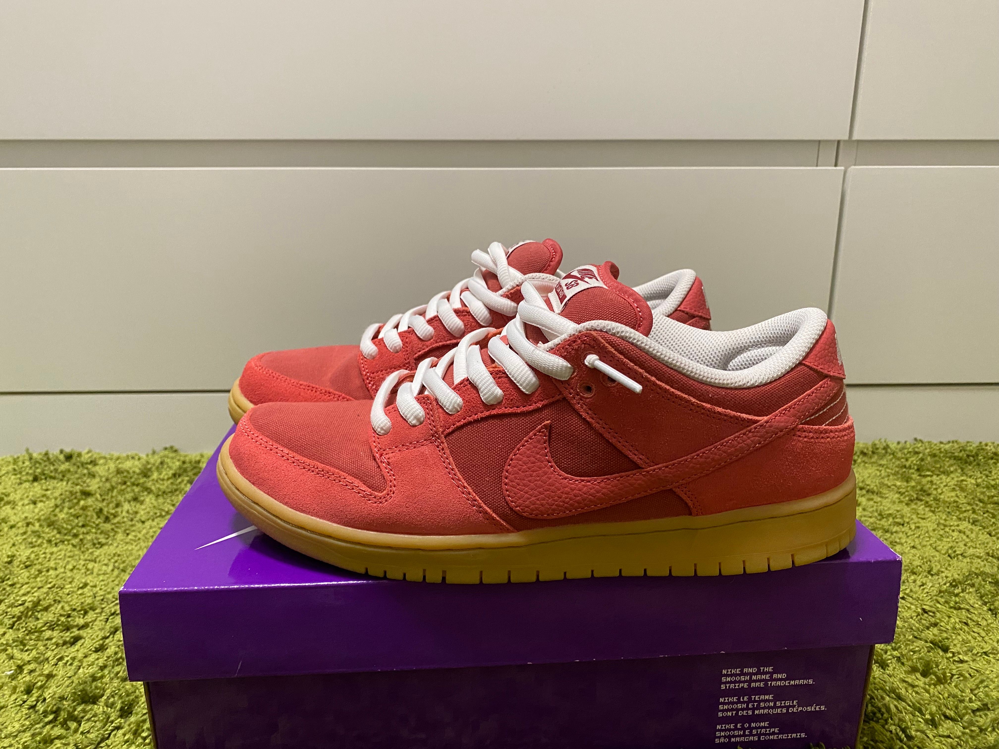 Nike SB Dunk Low "Adobe"