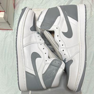 Nike Air Jordan 1 High OG "Stealth"