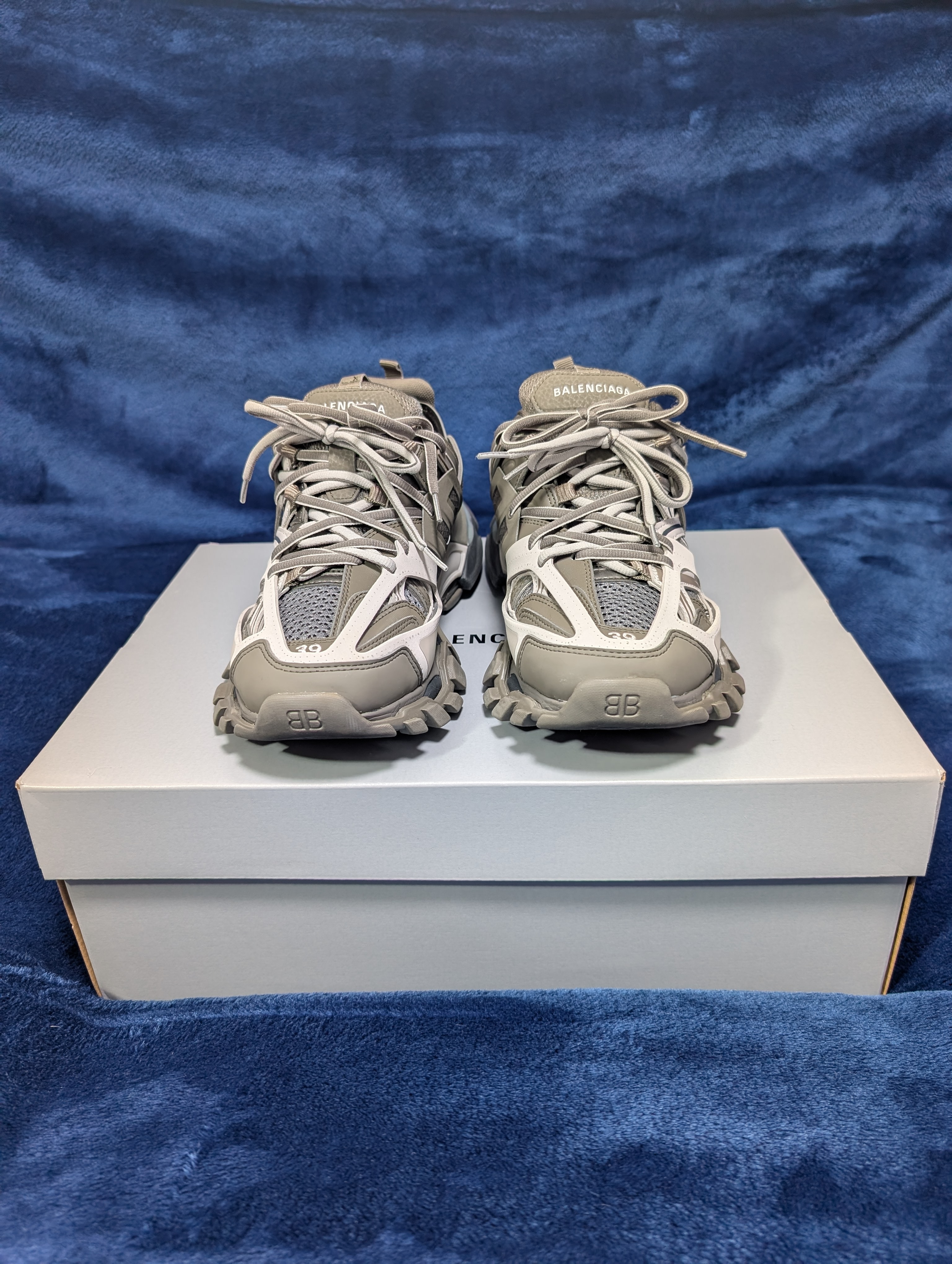 バレンシアガ トラック スニーカー "ブラウン/ベージュ"