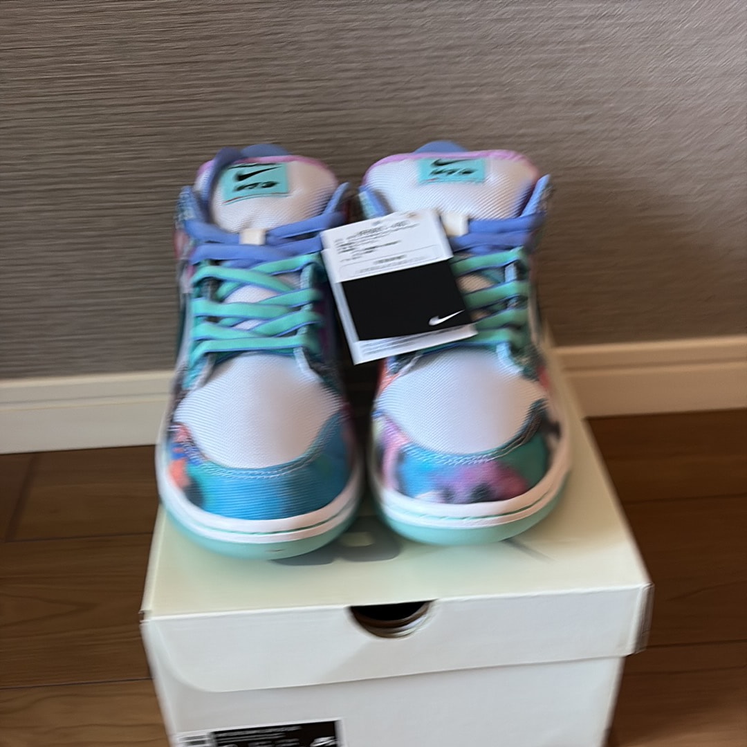Futura × Nike SB Dunk Low "White and Geode Teal"