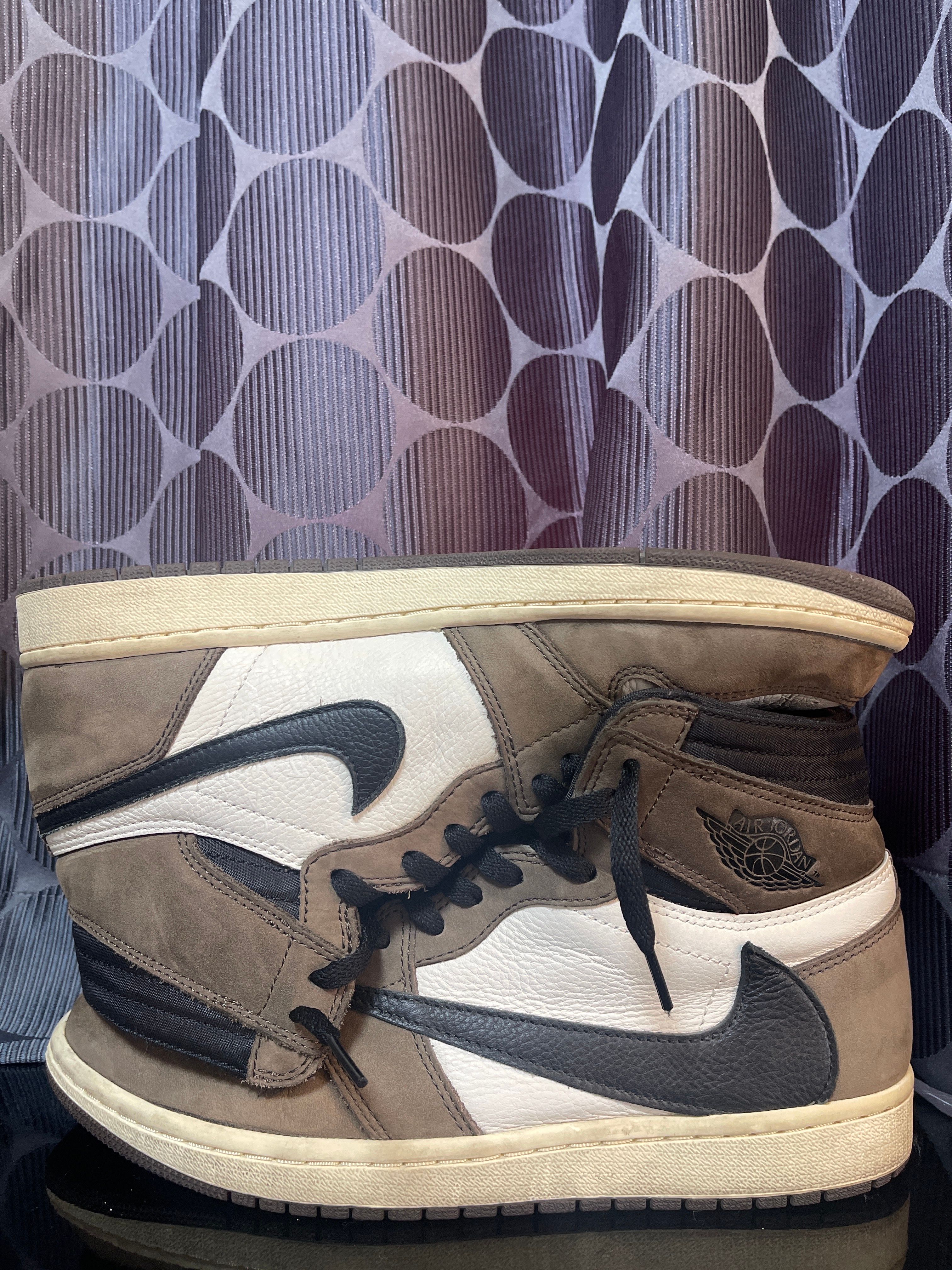 Travis Scott × Nike Air Jordan 1 Retro High OG TS SP "Sail/Dark Mocha"