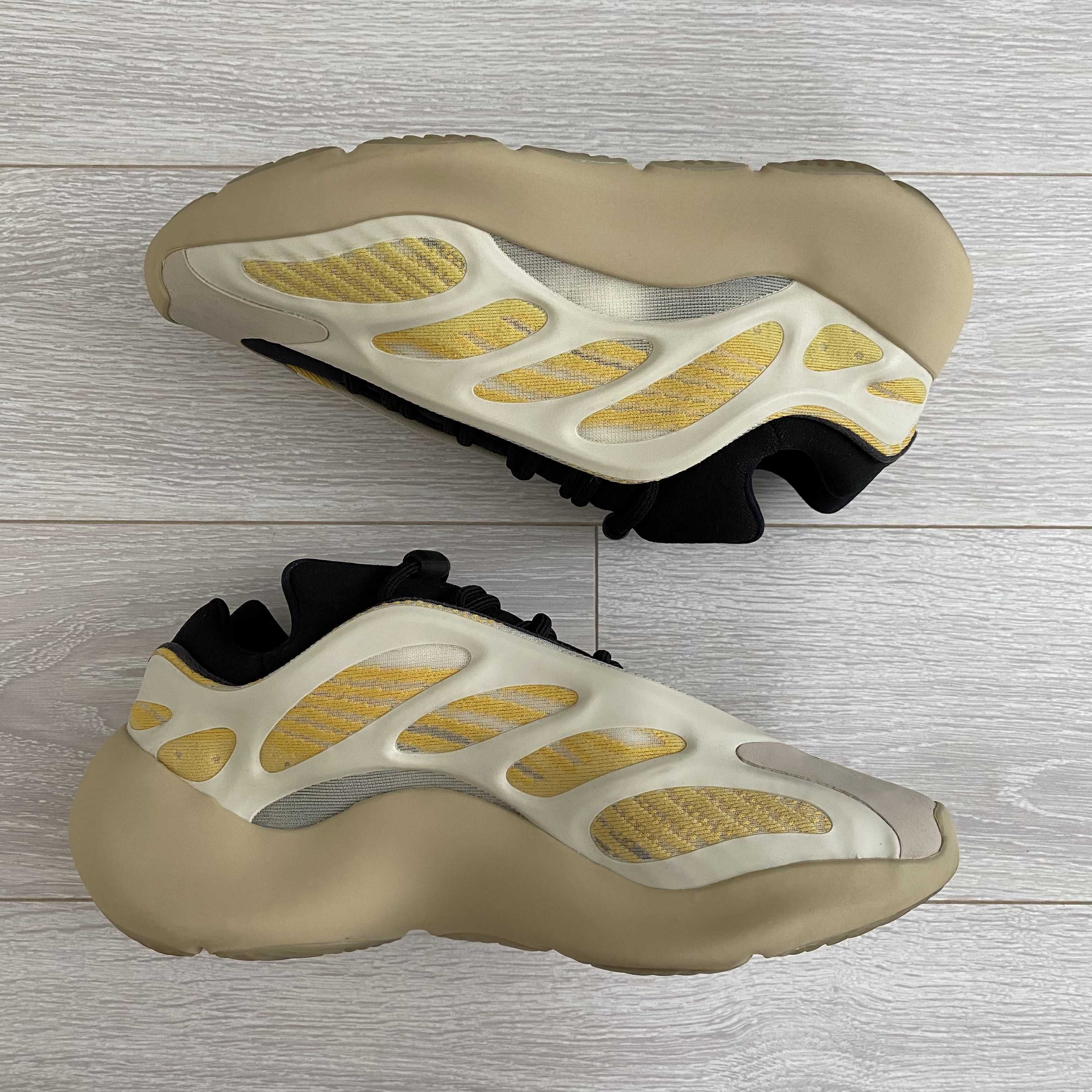 adidas YEEZY 700 V3 "Safflower"