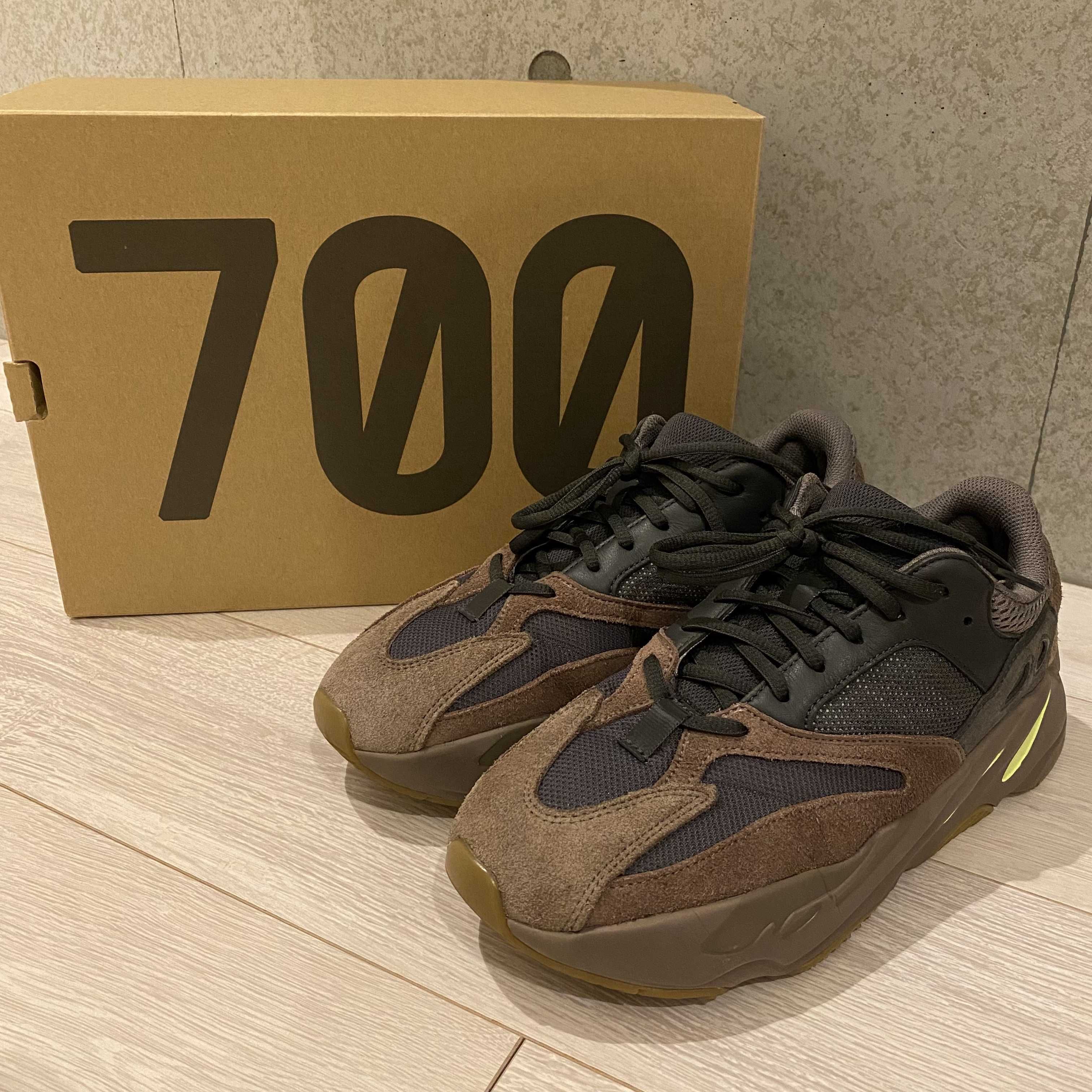 YEEZY BOOST 700 WAVE RUNNER DARK GREY