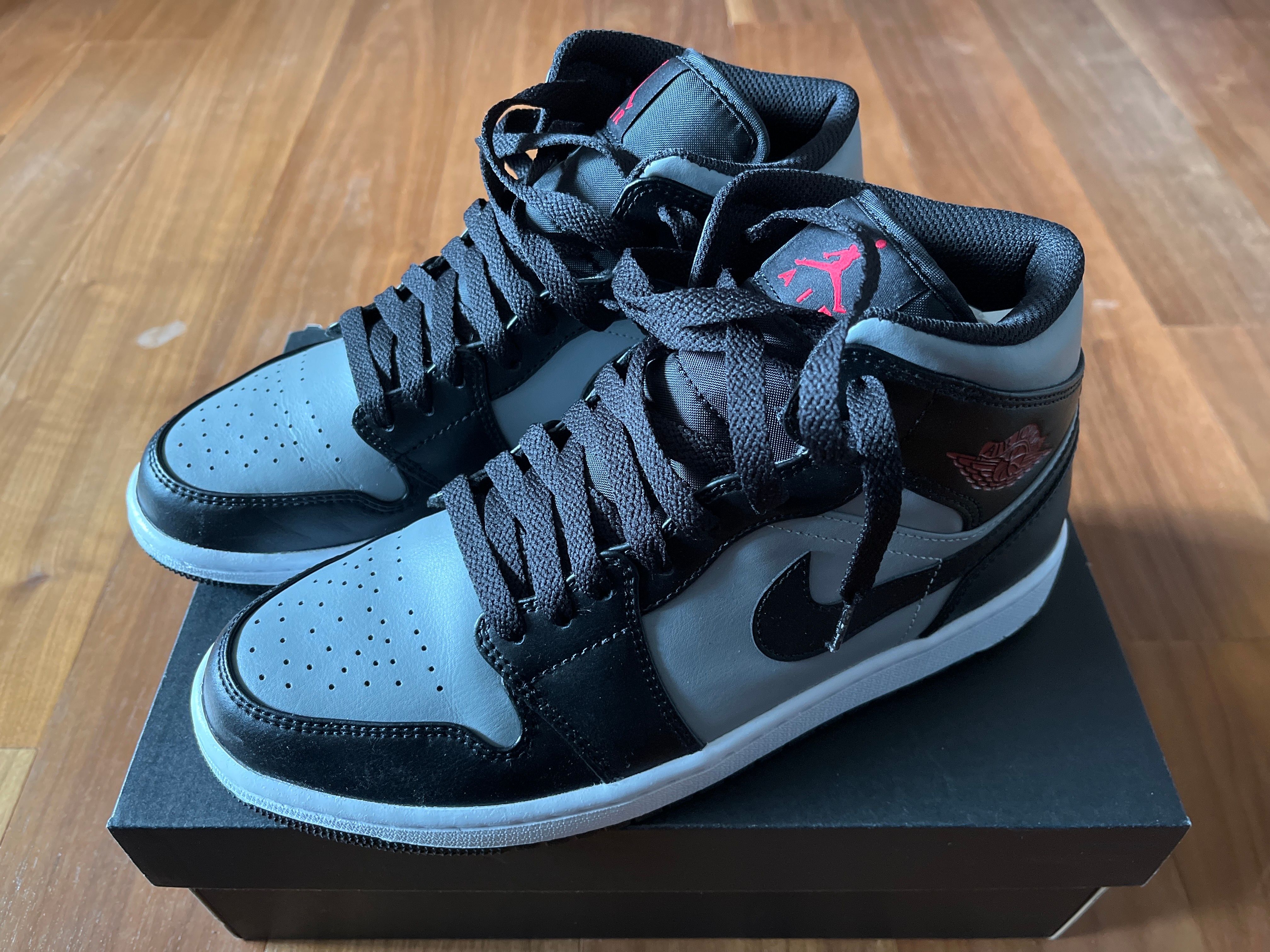 Nike Air Jordan 1 Mid "Shadow"