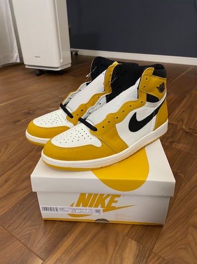 Nike Air Jordan 1 Retro High OG "Yellow Ochre"