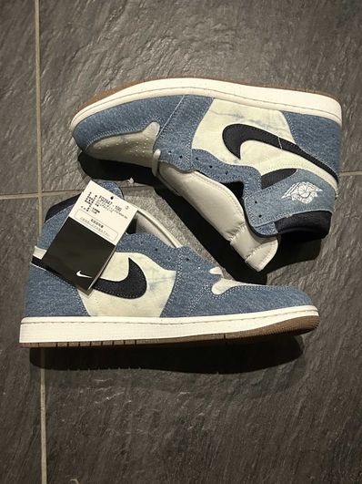 Nike Air Jordan 1 Retro High OG "Denim"