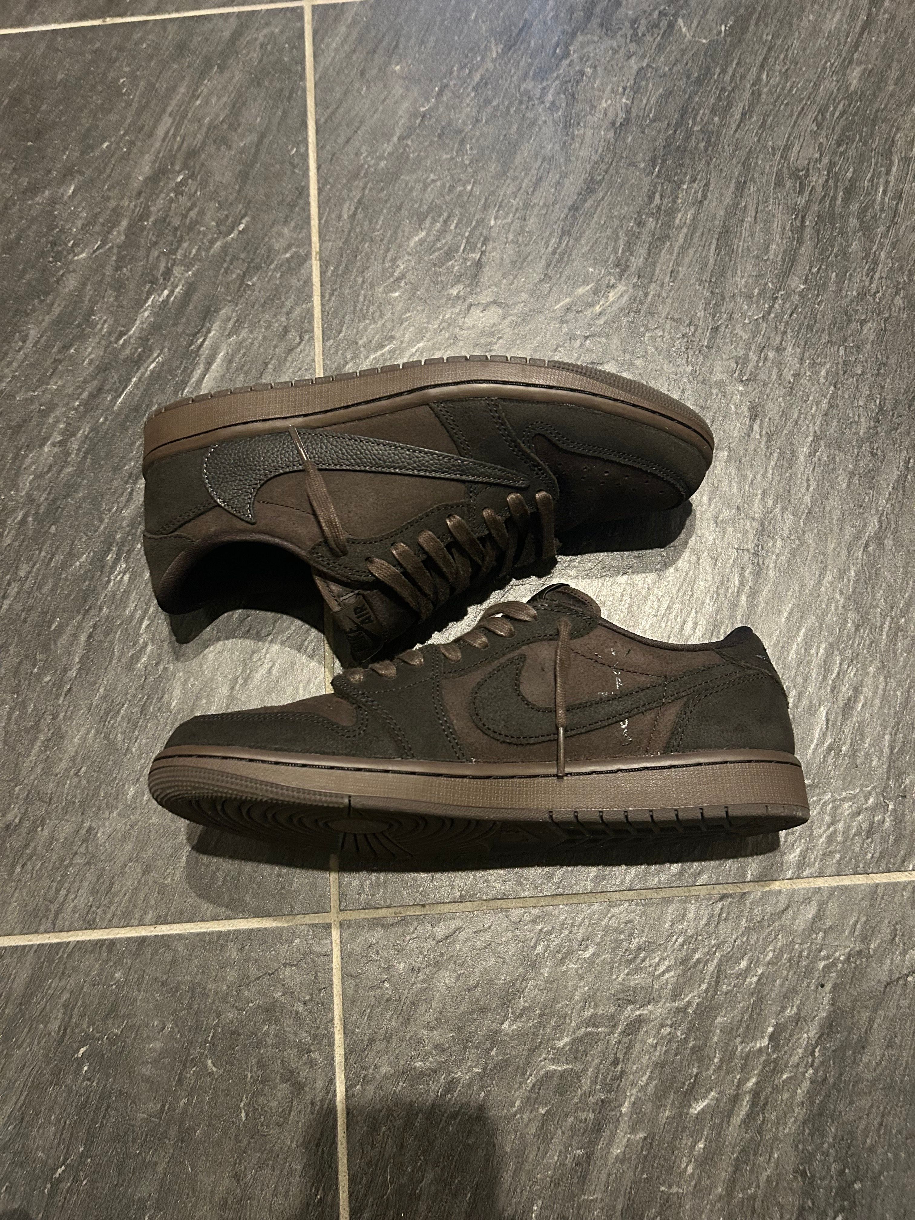 Travis Scott × Nike Air Jordan 1 Low OG SP "Velvet Brown and Dark Mocha"