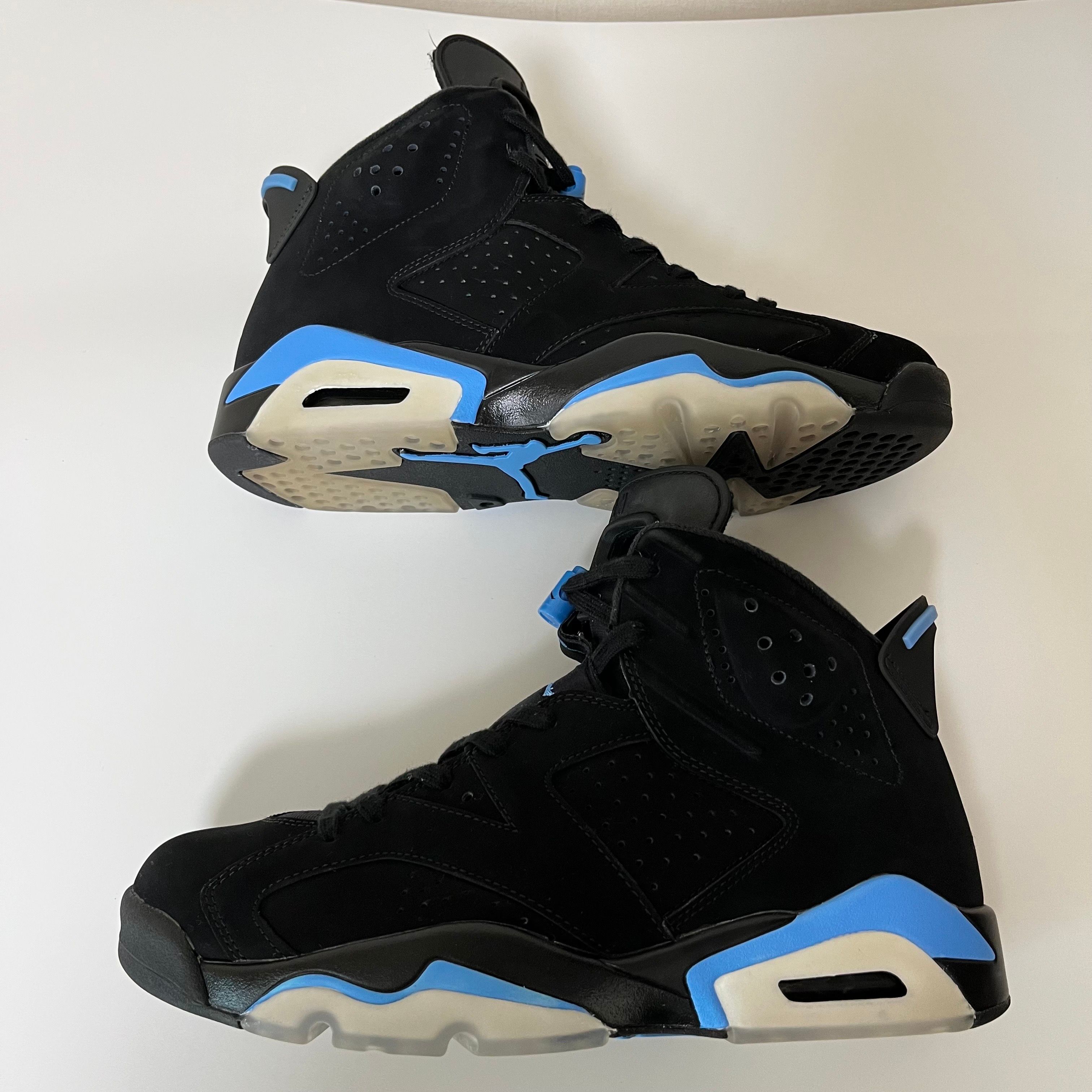 NIKE AIR JORDAN 6 RETRO "UNC"