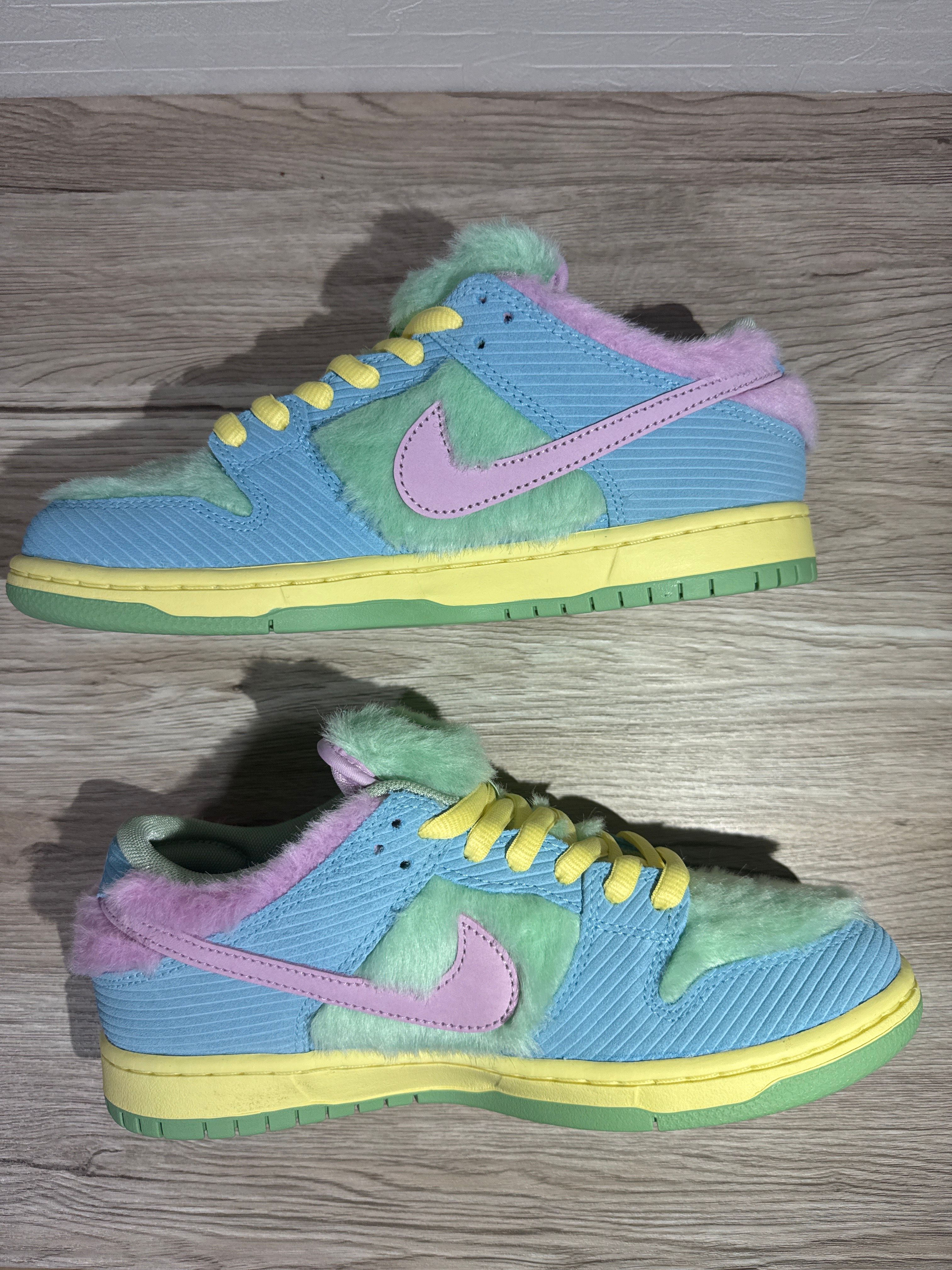 VERDY × Nike SB Dunk Low Pro QS "Visty/Blue Gaze and Enamel Green"