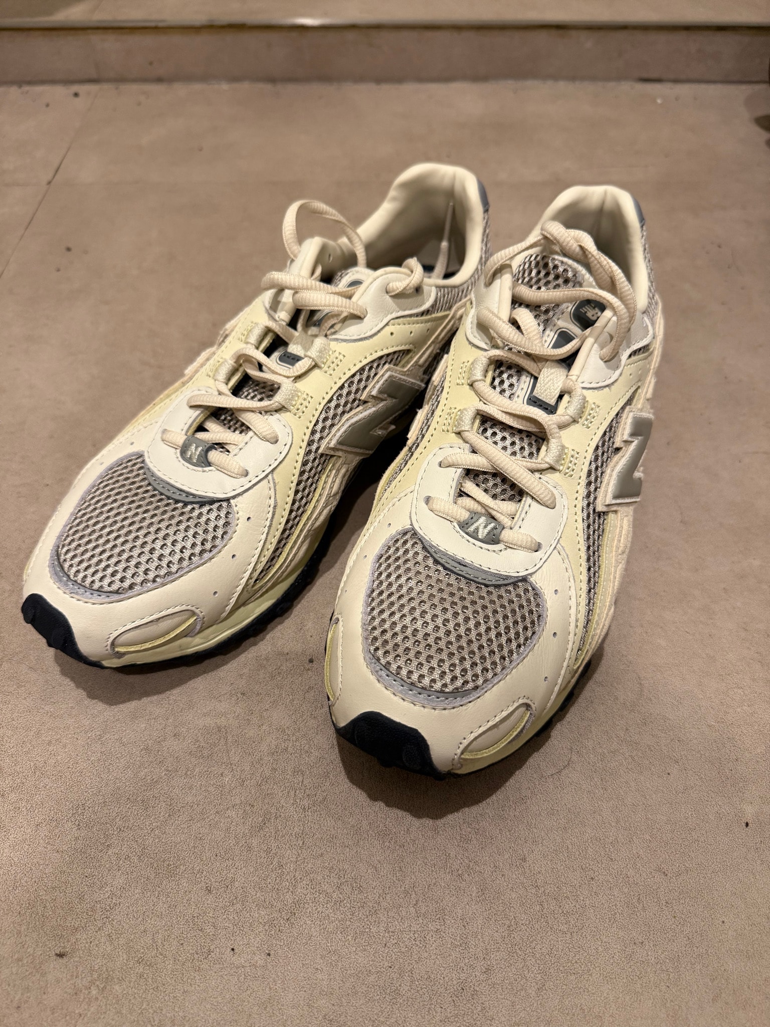 AURALEE × New Balance 204L "Cream"