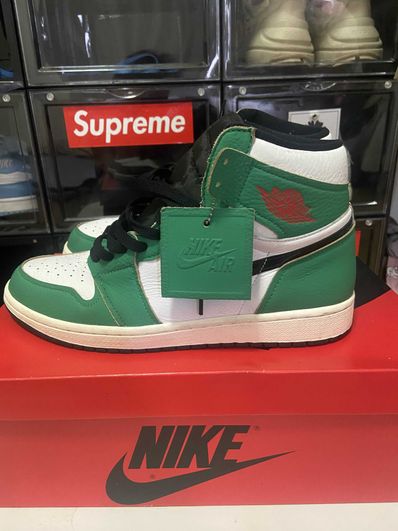 Nike Women's Air Jordan 1 High OG "Lucky Green/White-Sail-Black"