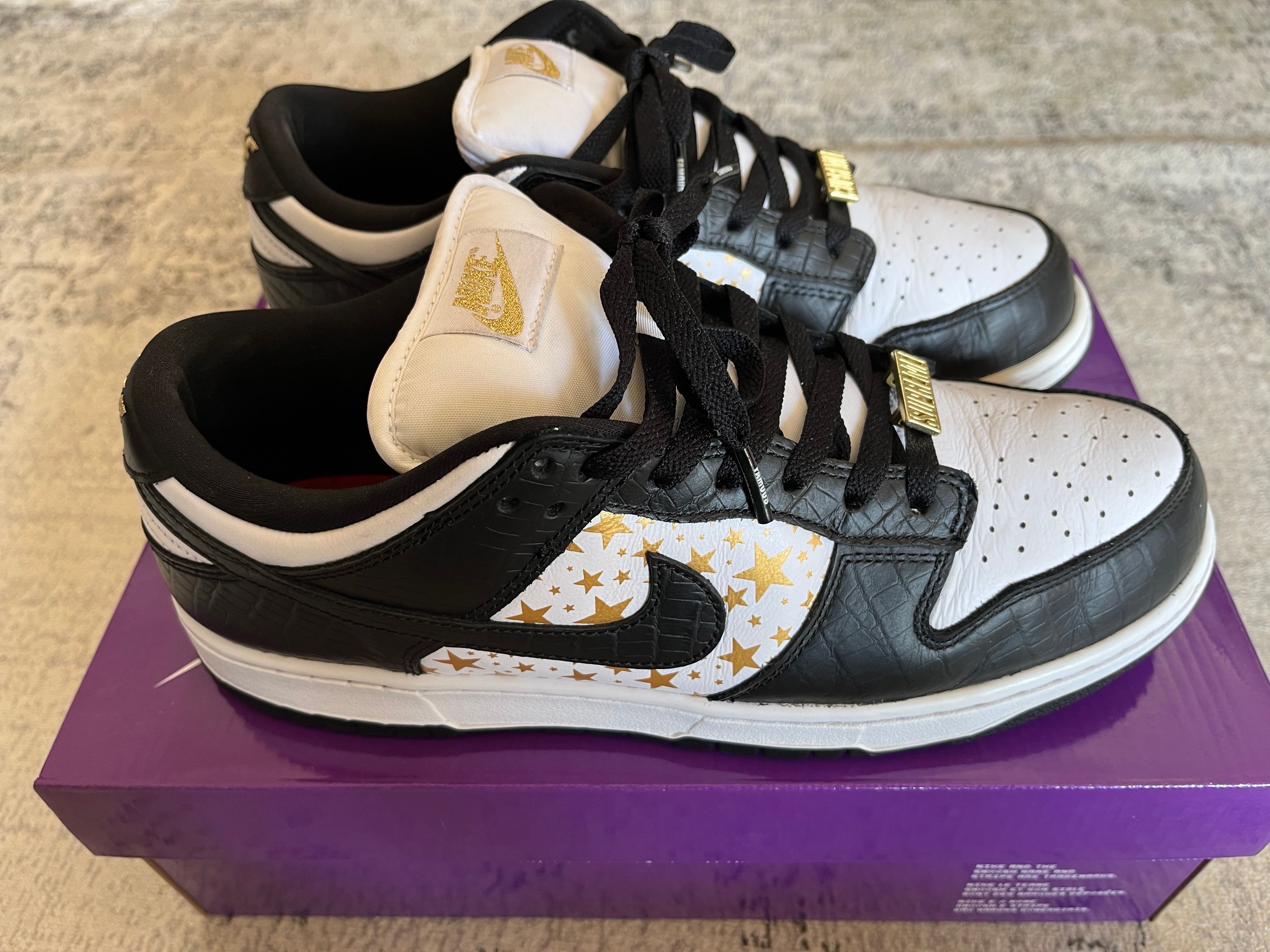 Supreme × Nike SB Dunk Low OG QS Gold Stars "White/Black"