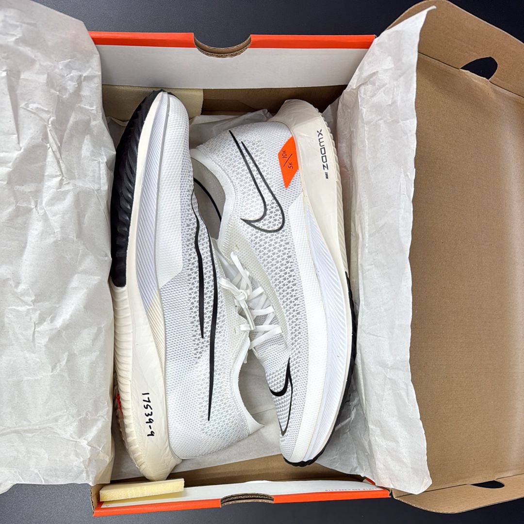 Nike ZoomX Streakfly "White/Black"