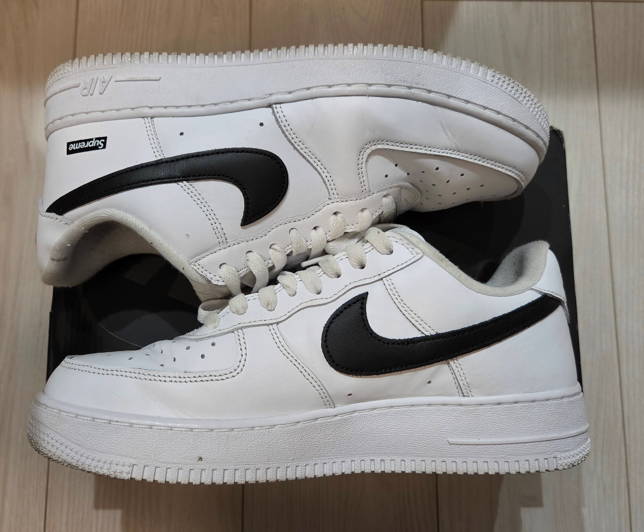 Supreme × Nike Air Force 1 Low "White/Black"