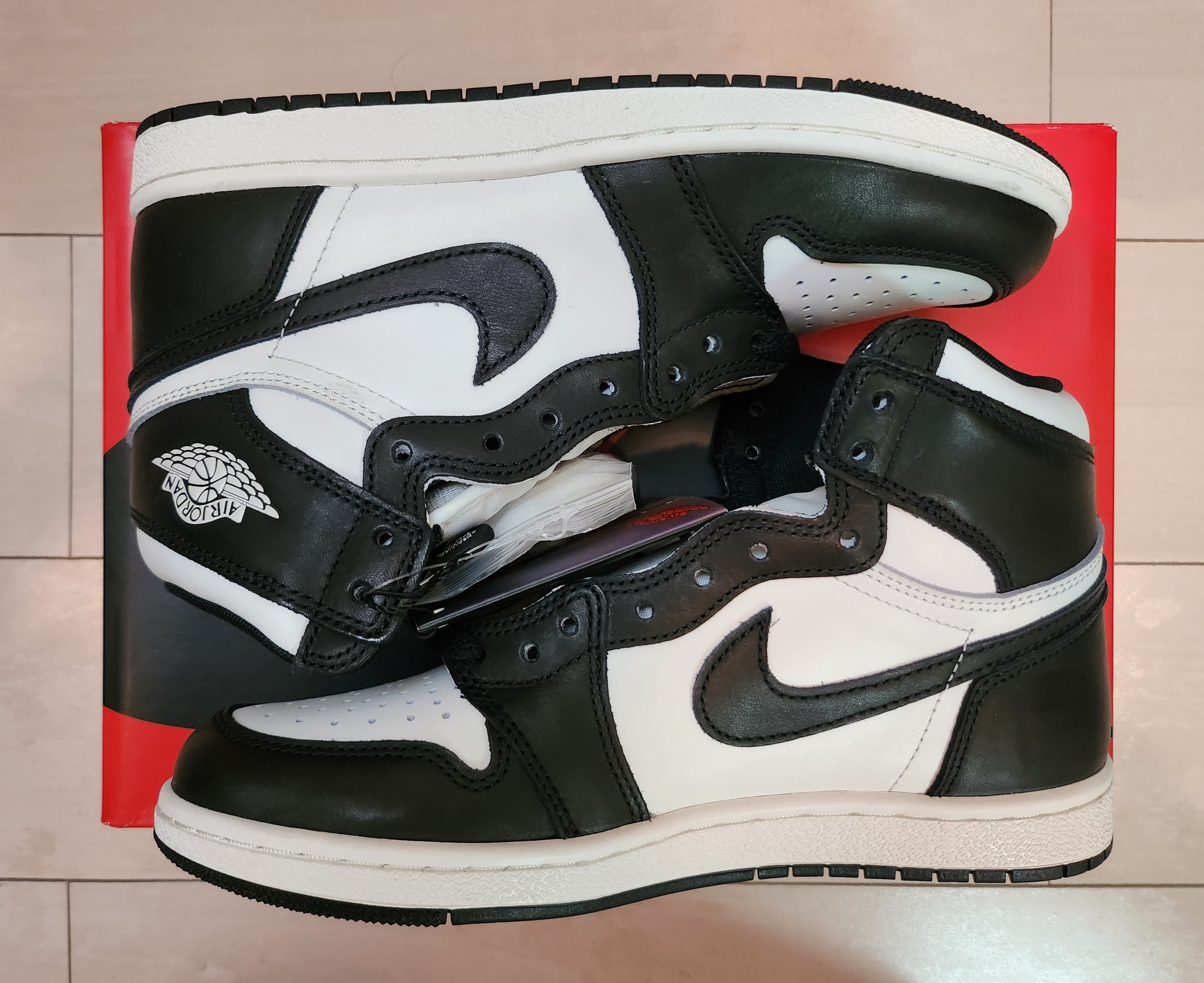 ナイキ エアジョーダン1 ハイ '85 "ブラック/ホワイト"