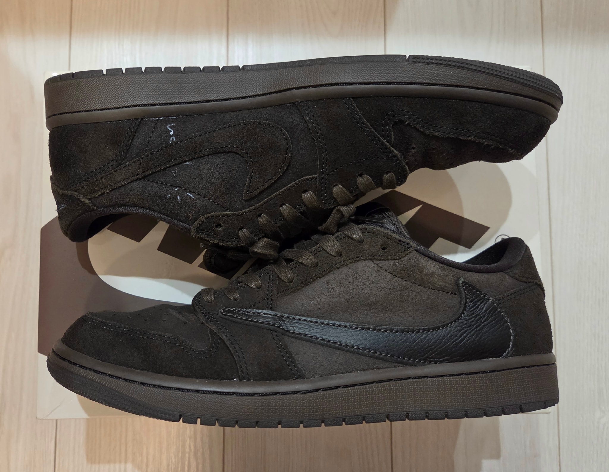 Travis Scott × Nike Air Jordan 1 Low OG SP "Velvet Brown and Dark Mocha"
