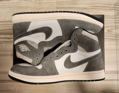 Nike Air Jordan 1 Retro High OG "Black and Smoke Grey"
