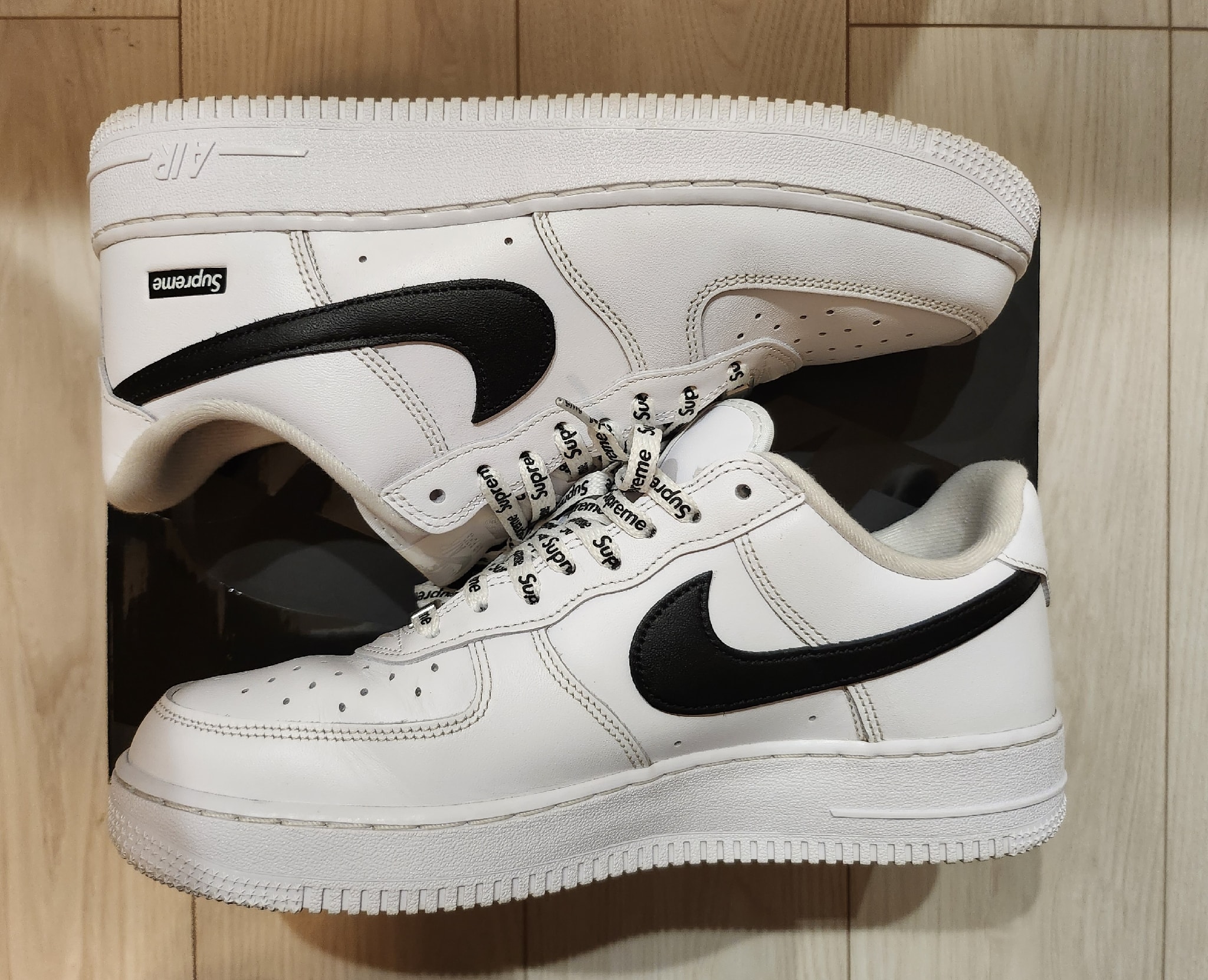 Supreme × Nike Air Force 1 Low "White/Black"