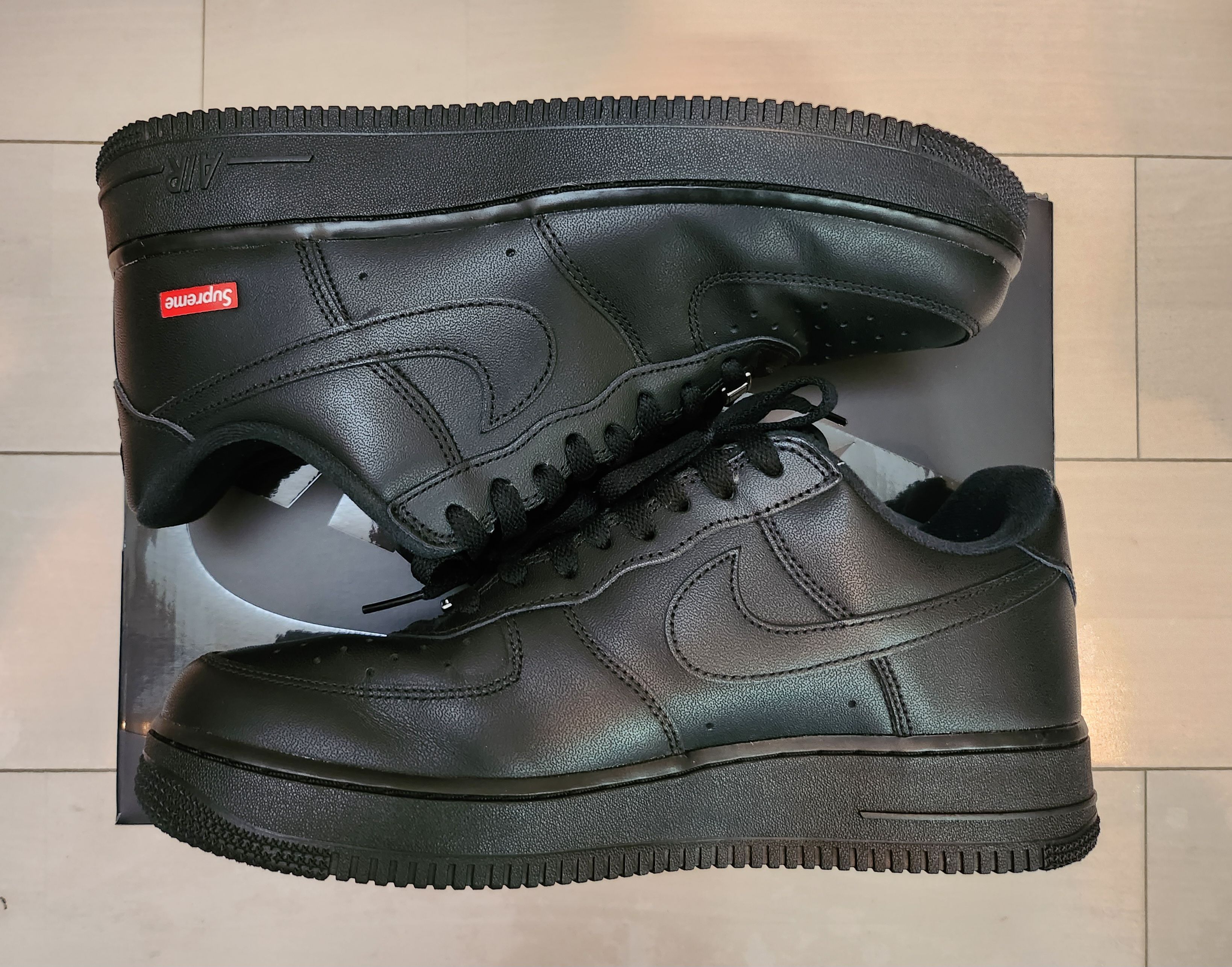 Supreme × Nike Air Force 1 Low "Black"