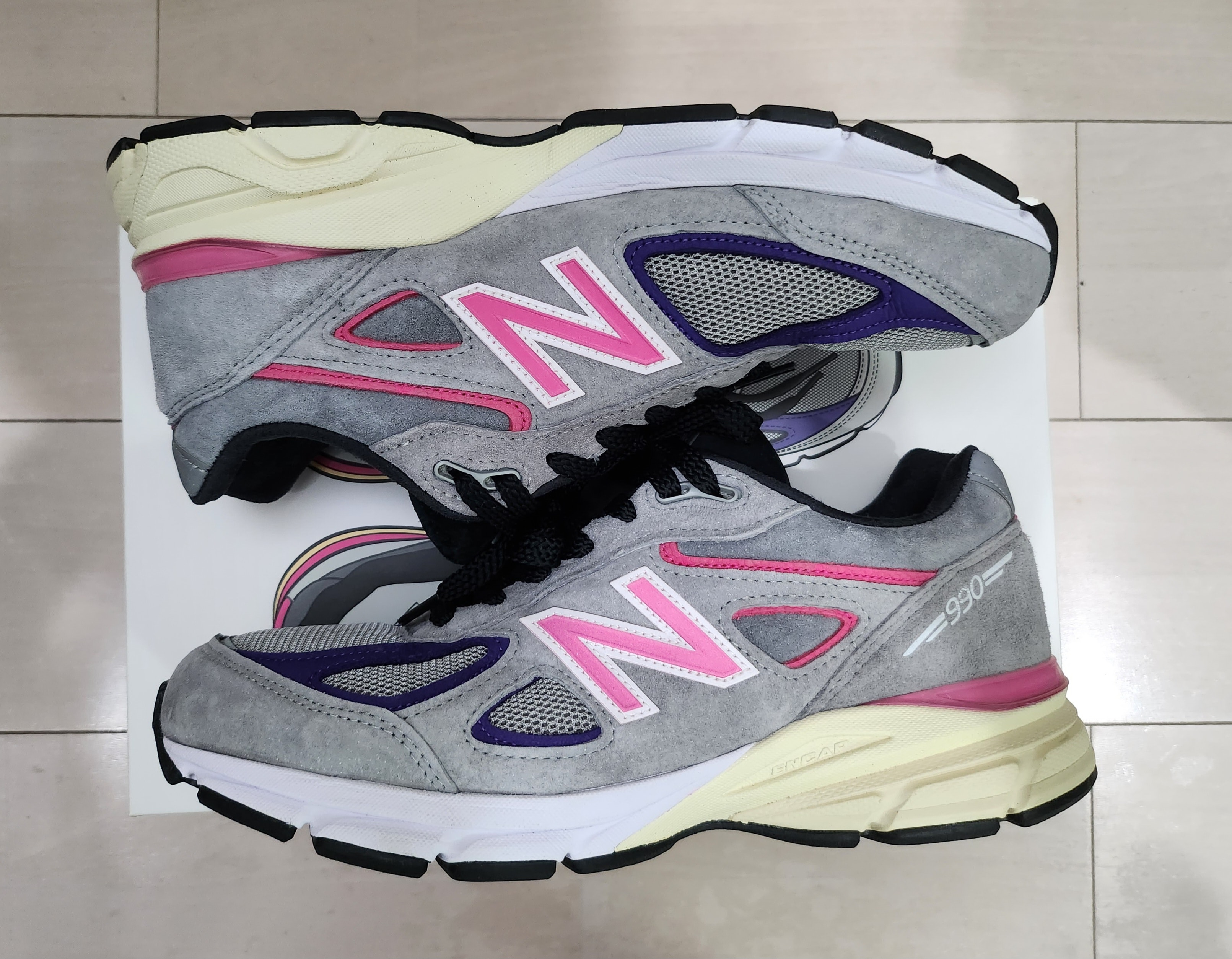 KITH × UNITED ARROWS & SONS × New Balance 990V4 "Smoked Pearl"
