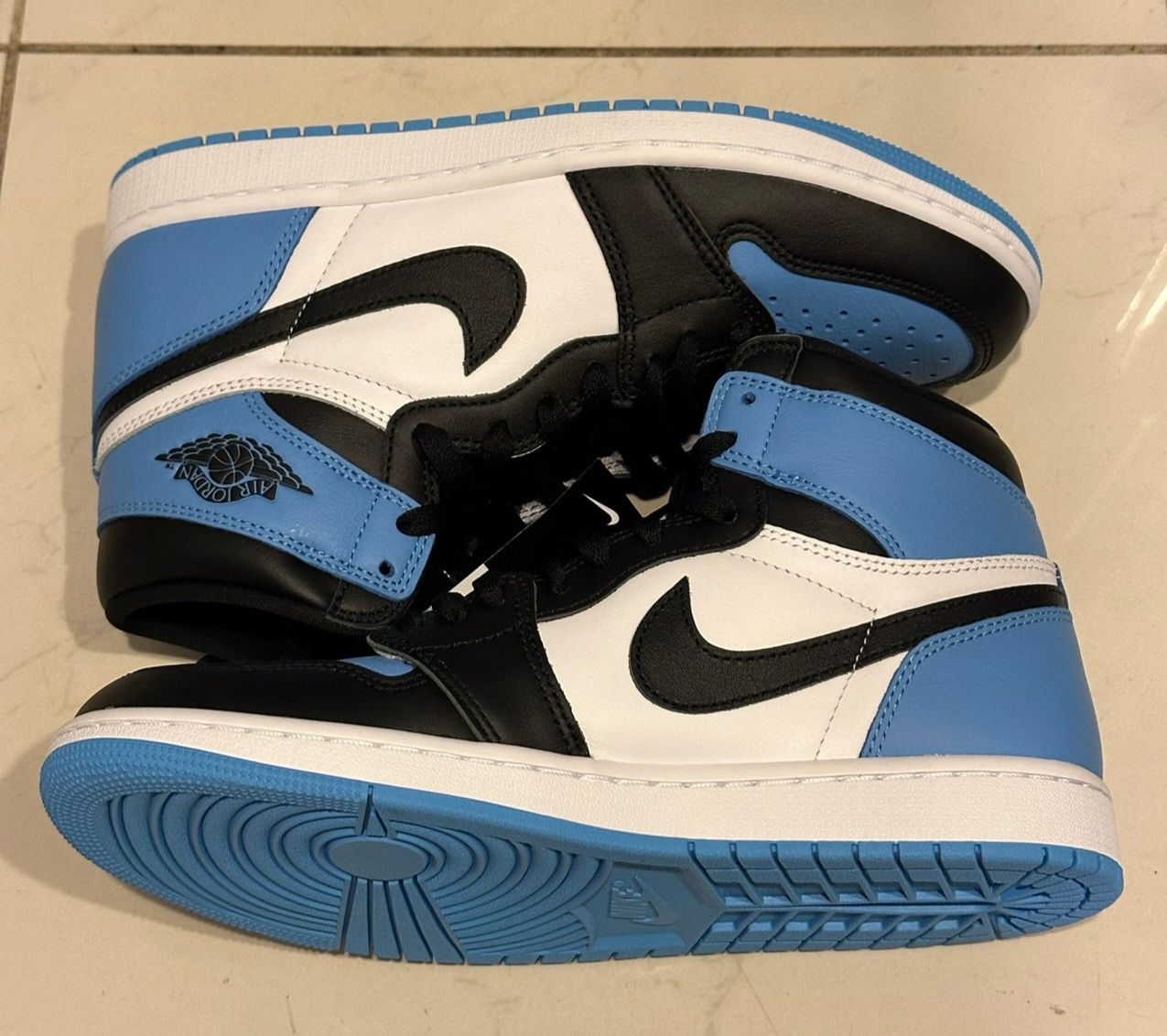 Nike Air Jordan 1 Retro High OG "University Blue/UNC Toe"