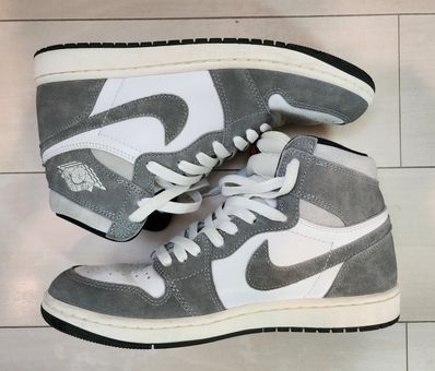 Nike Air Jordan 1 Retro High OG "Black and Smoke Grey"