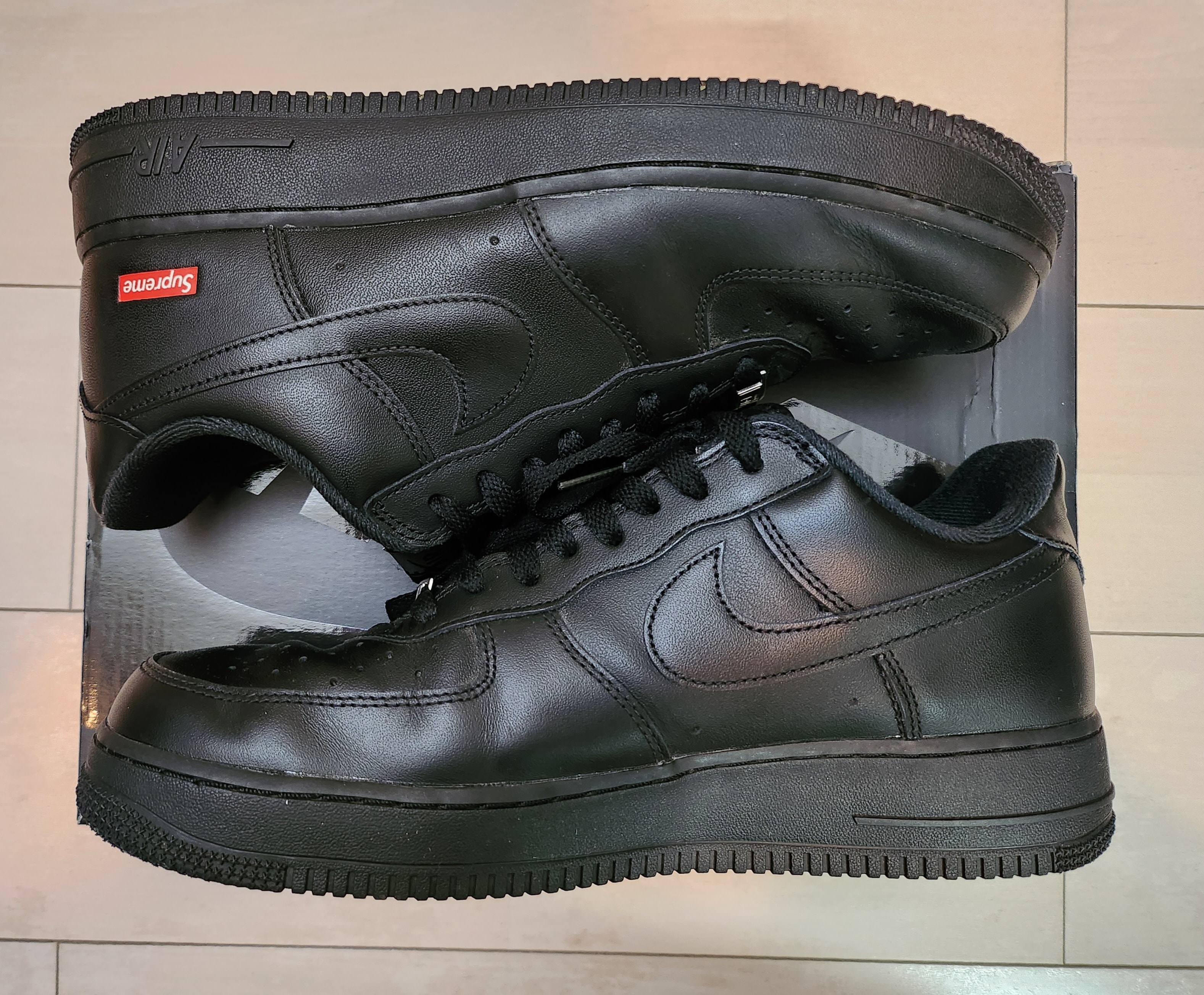 Supreme × Nike Air Force 1 Low "Black"
