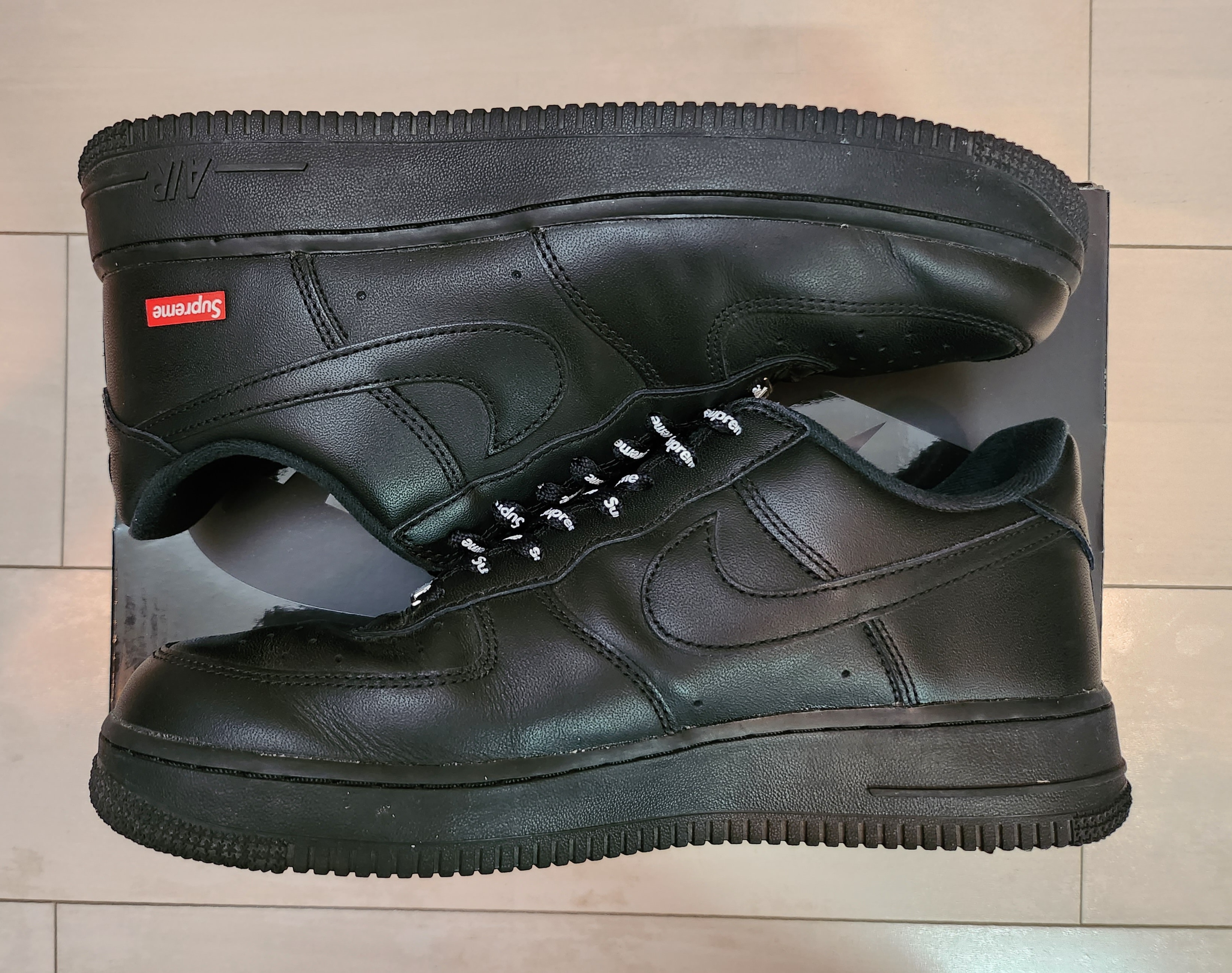 Supreme × Nike Air Force 1 Low "Black"