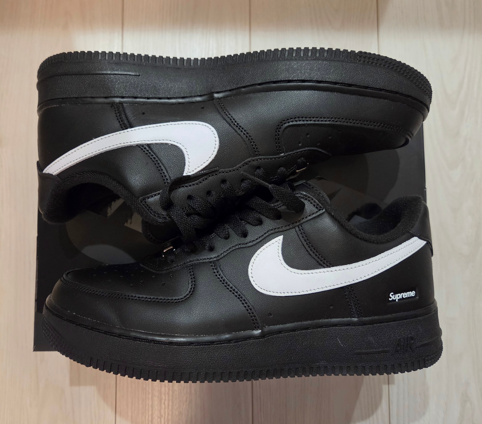 Supreme × Nike Air Force 1 Low "Black/White"