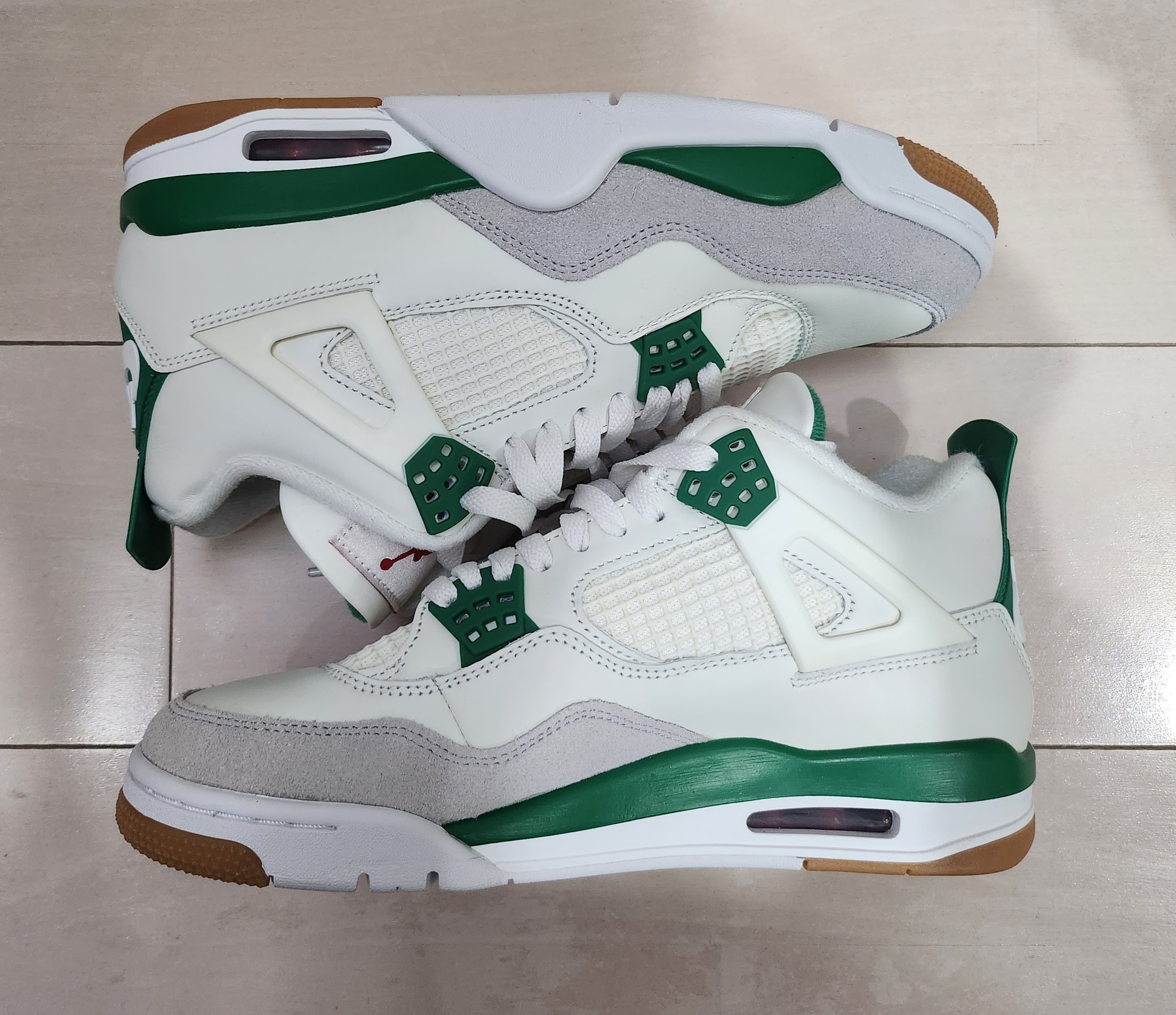 Nike SB × Air Jordan 4 Retro SP "Pine Green"