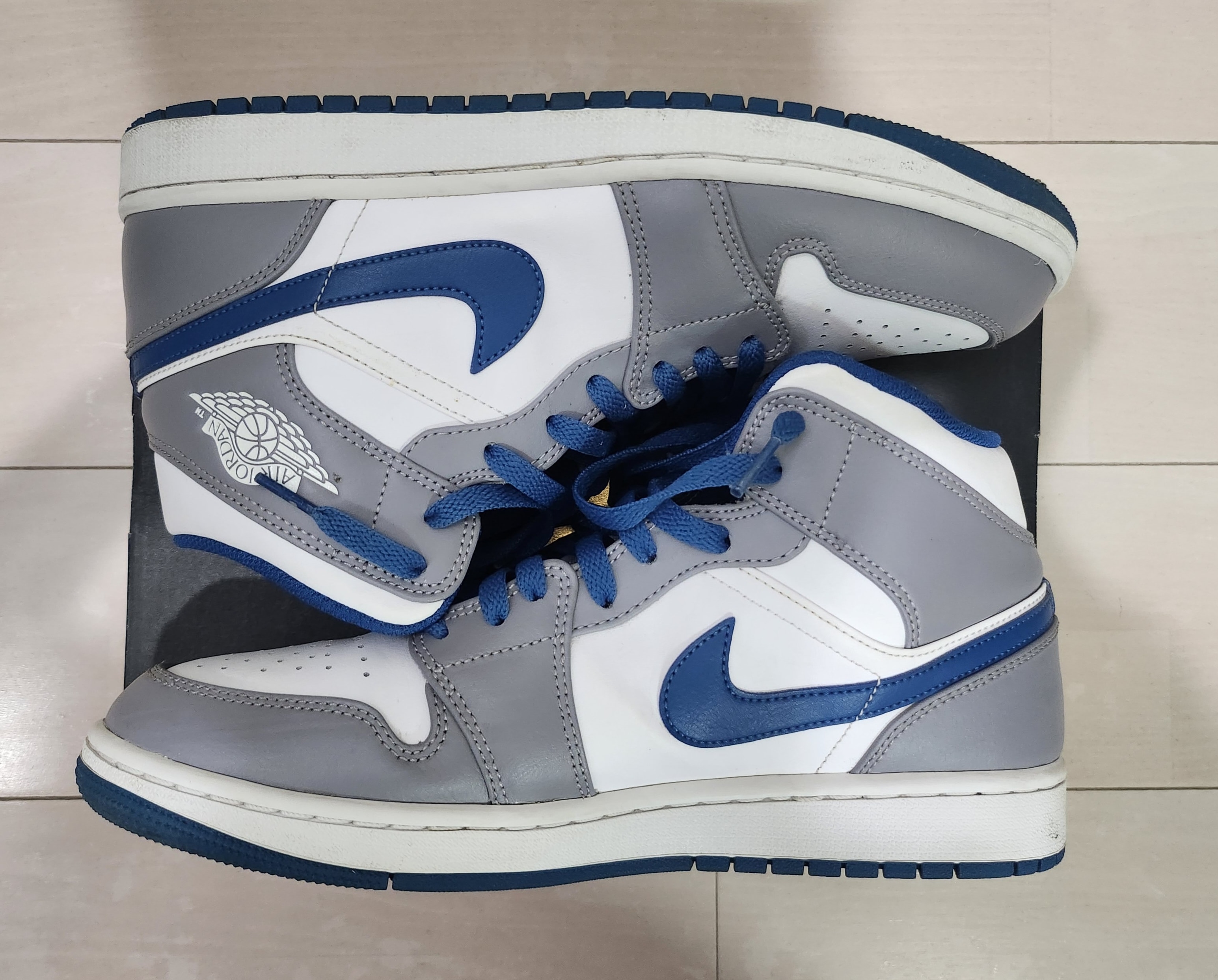 Nike Air Jordan 1 Mid "True Blue"