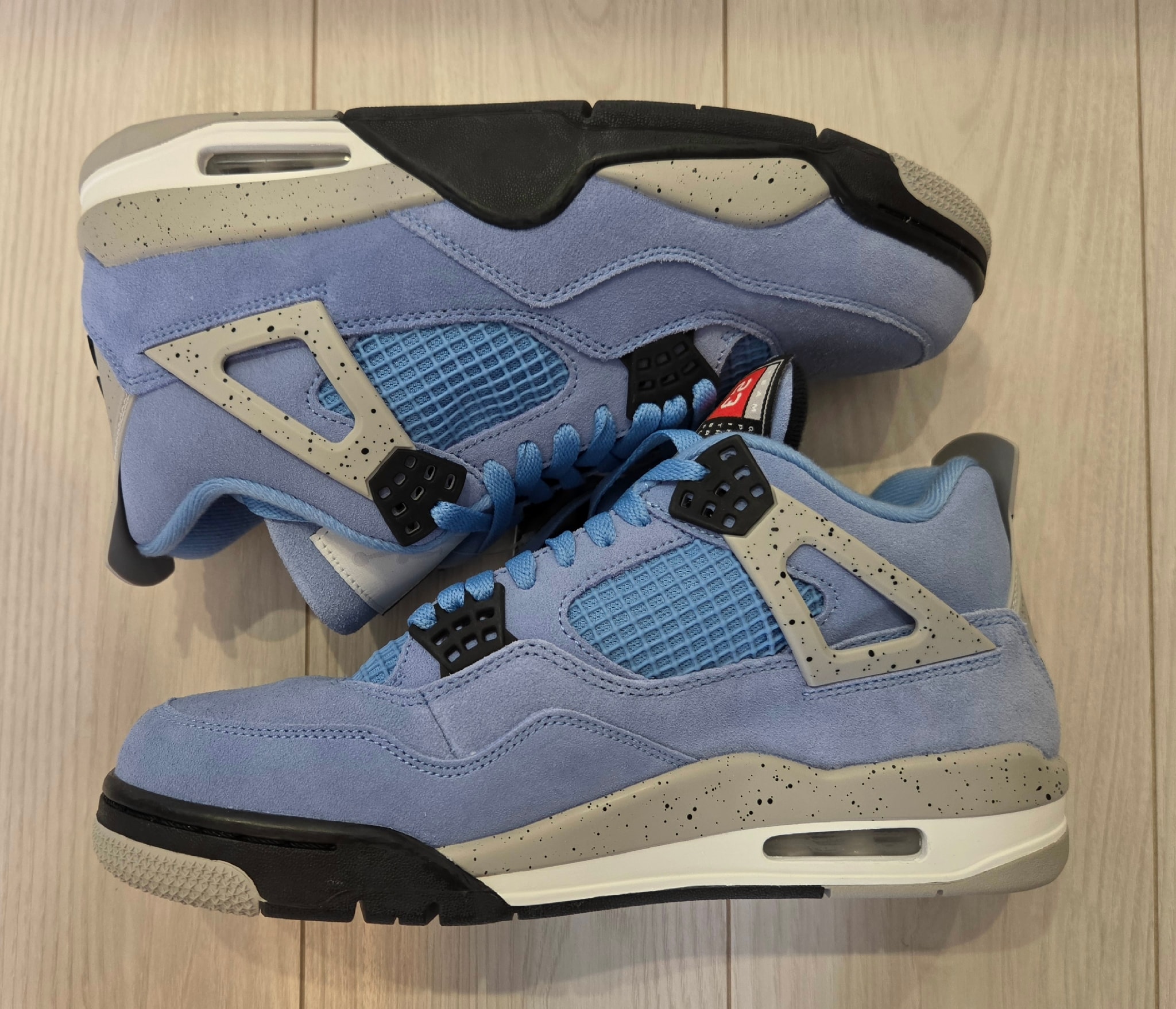 Nike Air Jordan 4 "University Blue"