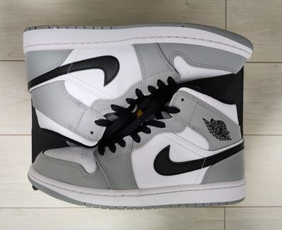 Nike Air Jordan 1 Mid "Light Smoke Grey/White/Black"