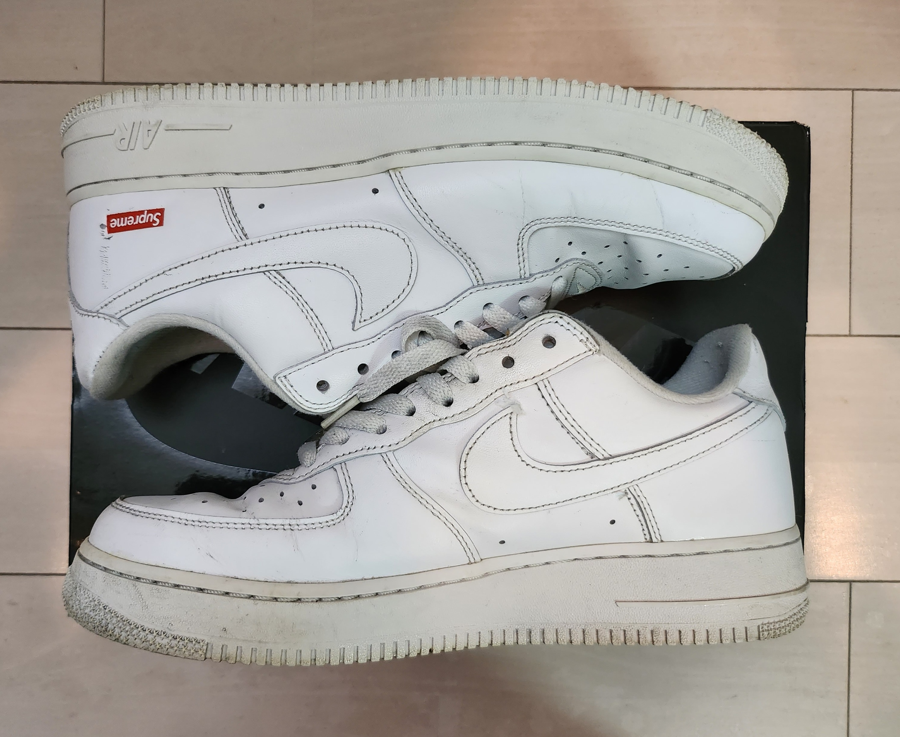 Supreme × Nike Air Force 1 Low 