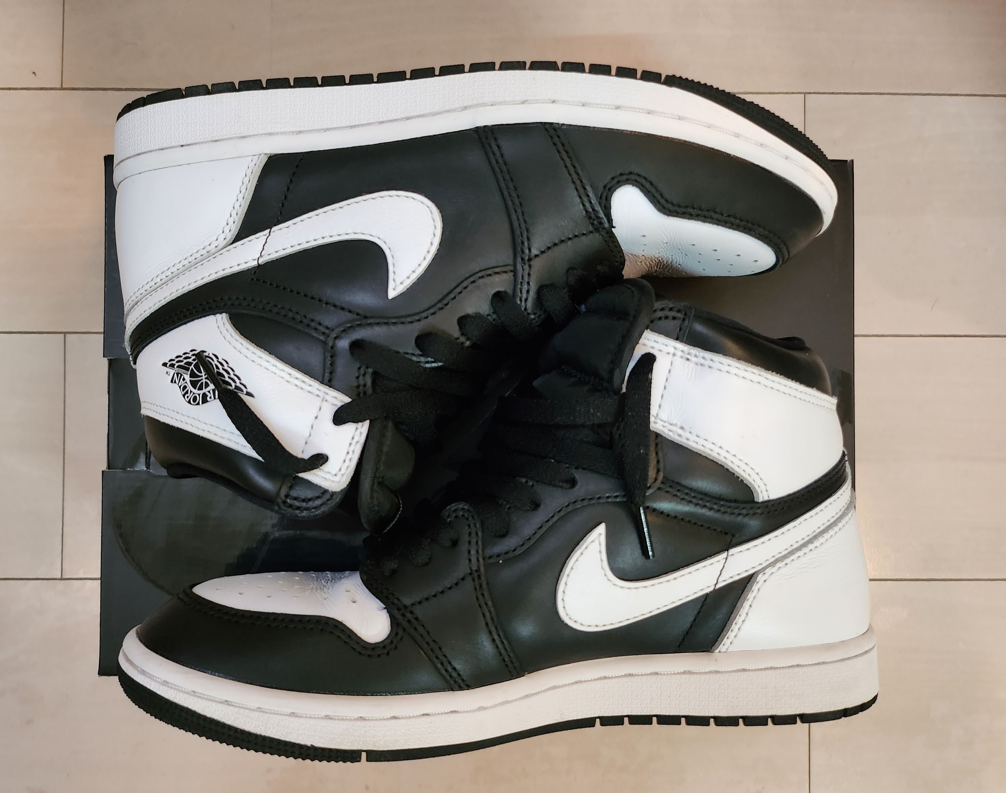 Nike Air Jordan 1 Retro High OG "Black/White"