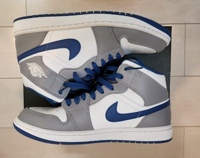 Nike Air Jordan 1 Mid "True Blue"