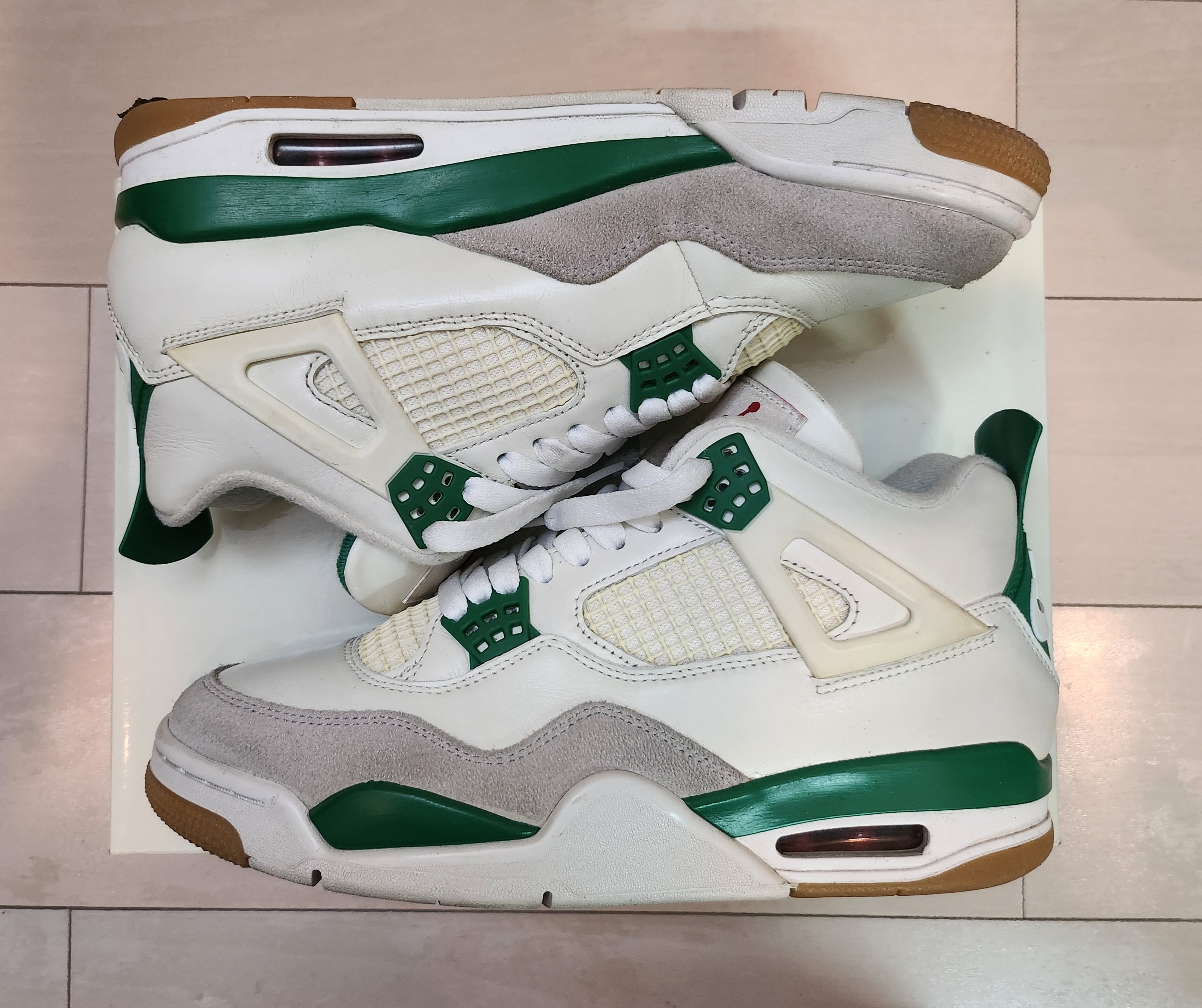 Nike SB × Air Jordan 4 Retro SP "Pine Green"