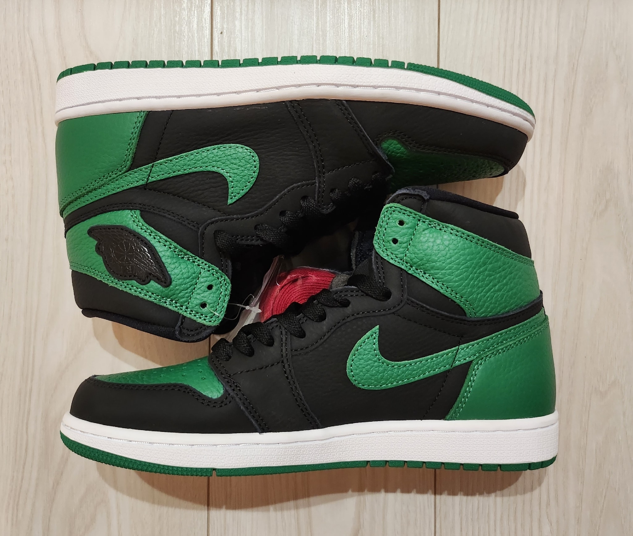 Nike Air Jordan 1 Retro High OG "Black/Pine Green" (2020)