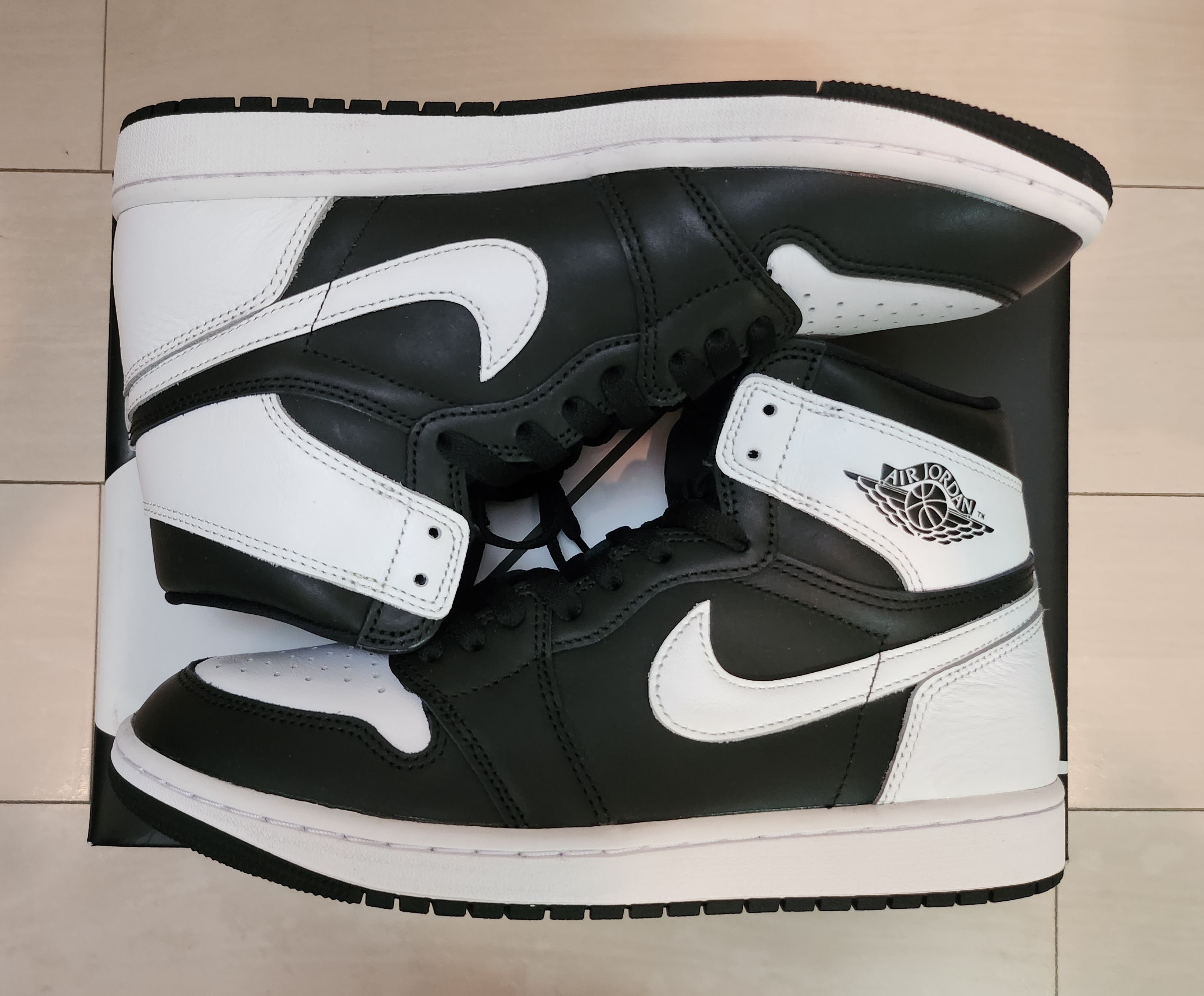 Nike Air Jordan 1 Retro High OG "Black/White"