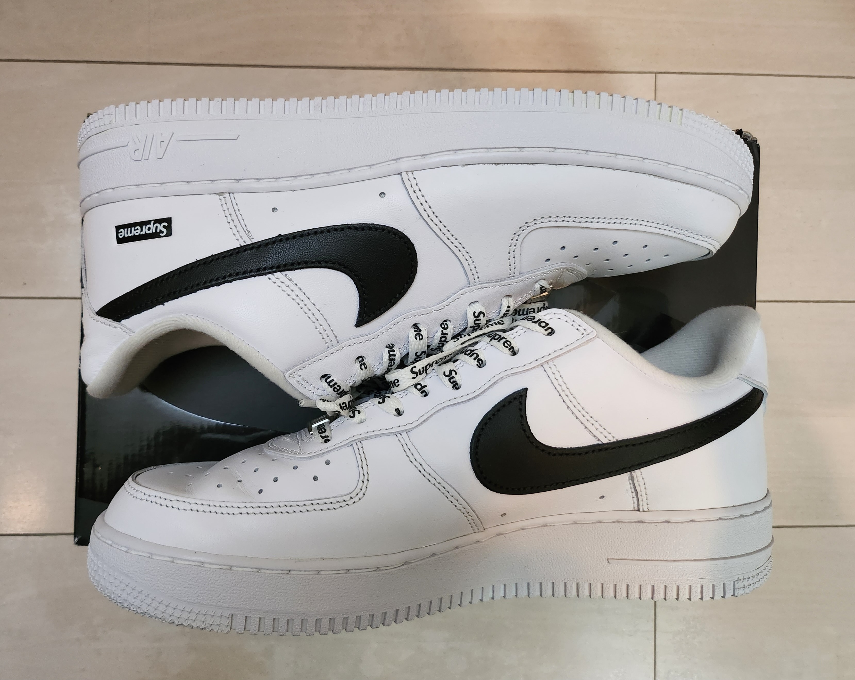 Supreme × Nike Air Force 1 Low "White/Black"