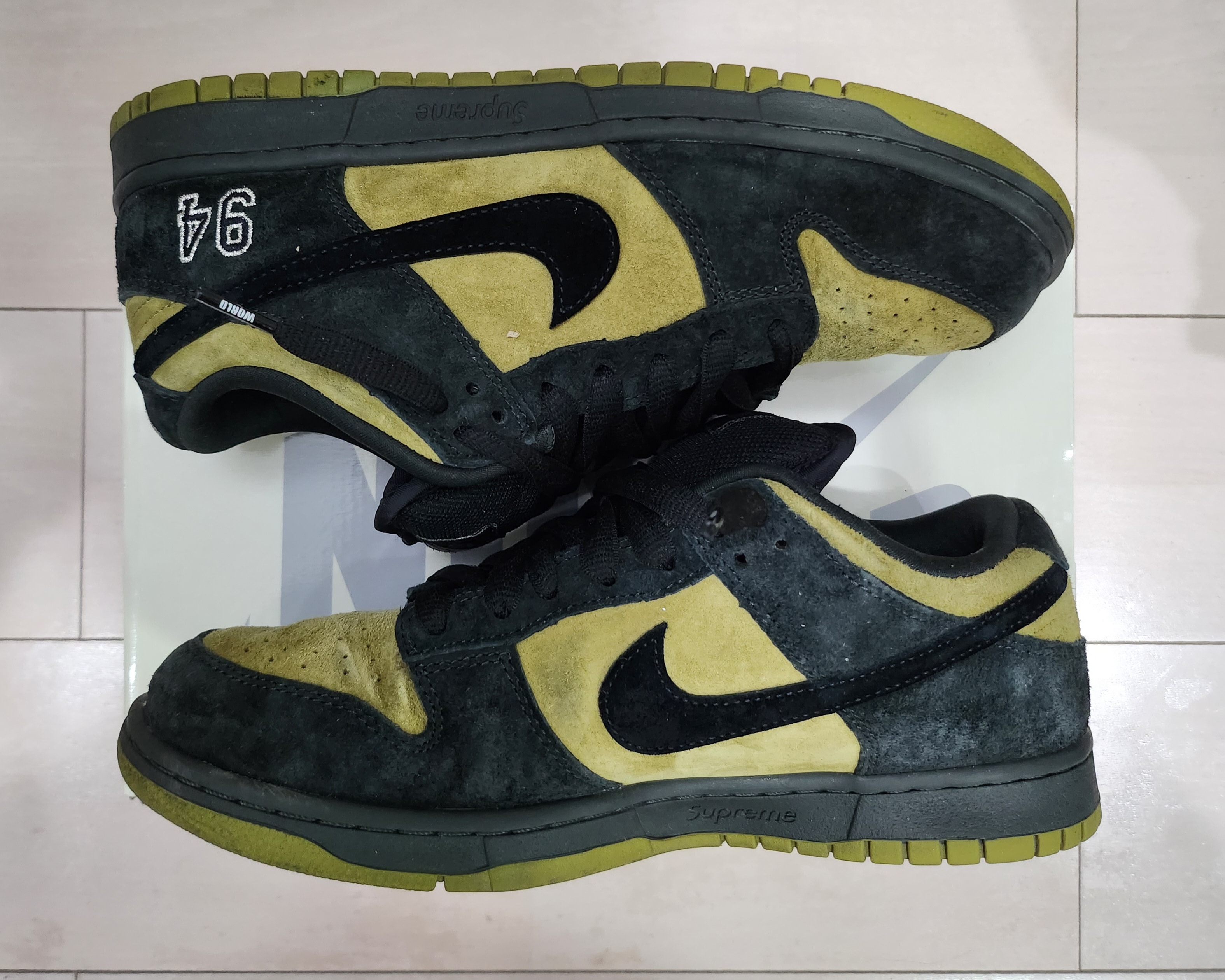 Supreme × Nike SB Dunk Low "Camper Green" (Asia Exclusive) (25FW Week2)