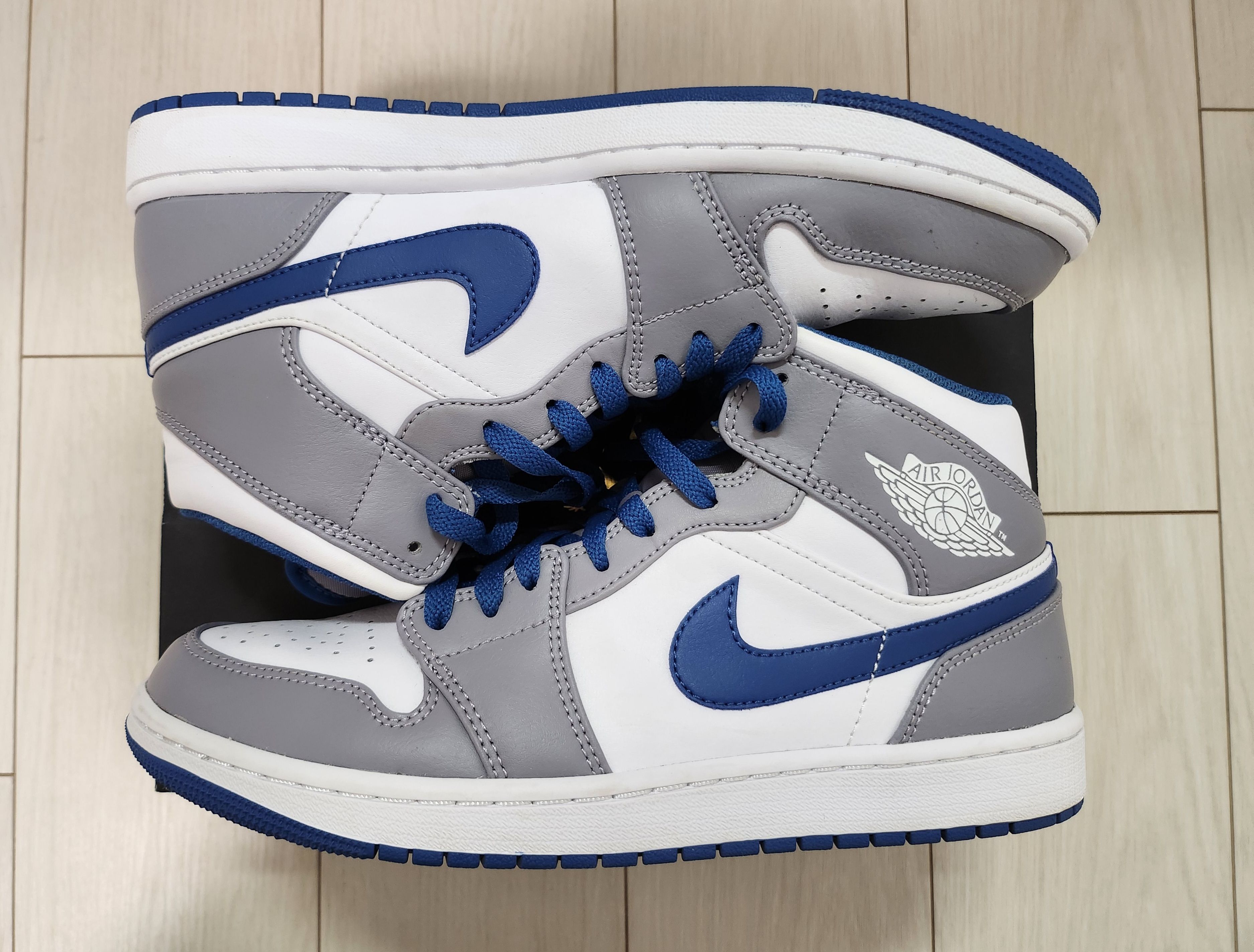 Nike Air Jordan 1 Mid "True Blue"