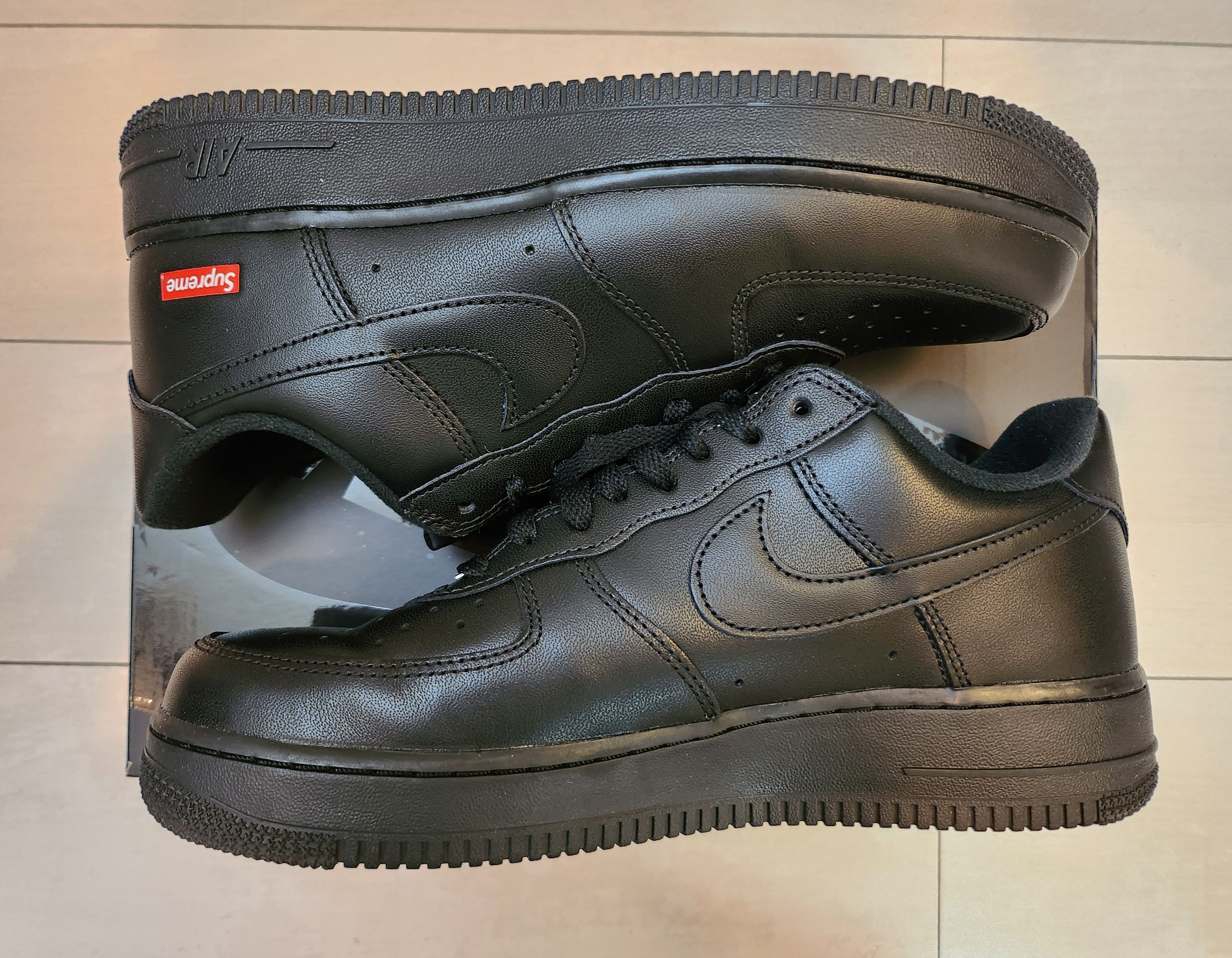 Supreme × Nike Air Force 1 Low "Black"