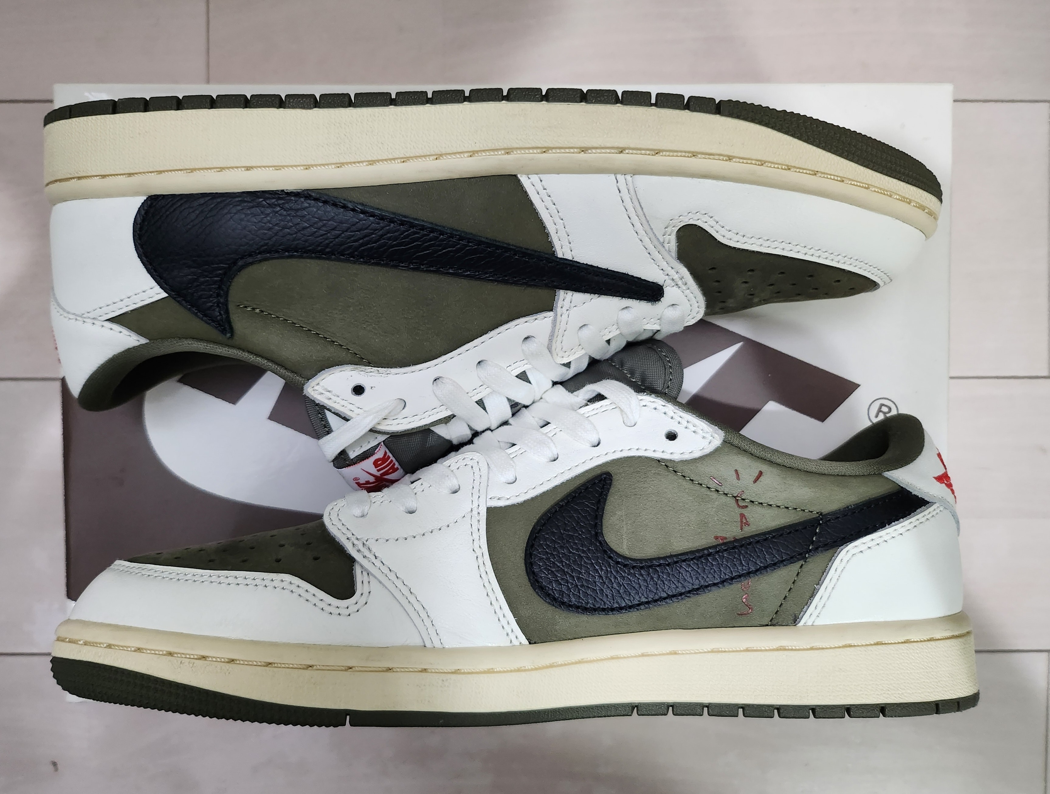 Travis Scott × Nike Air Jordan 1 Low OG SP "Reverse Olive"